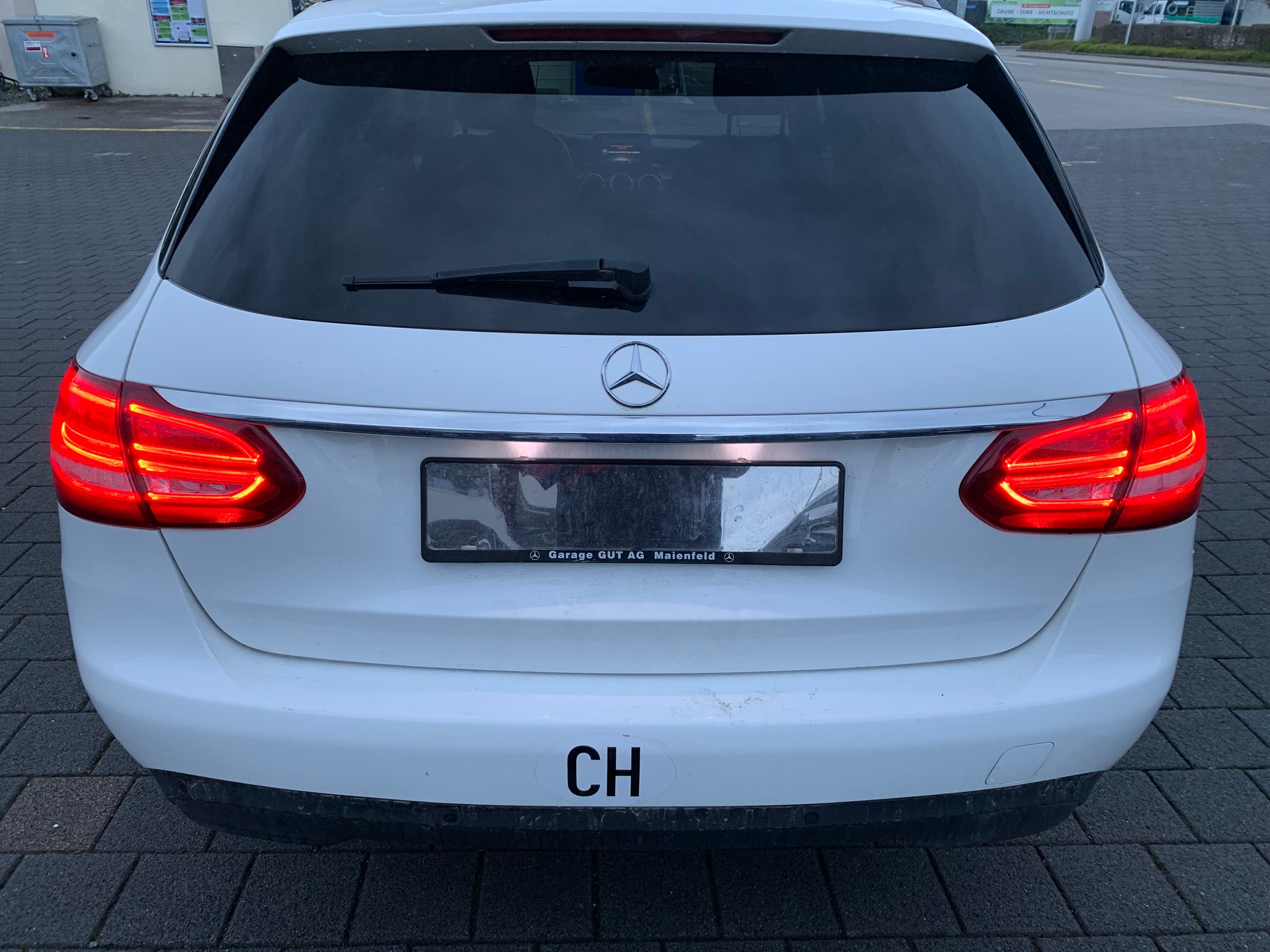 MERCEDES-BENZ C 220 d Swiss Star Exclusive 4Matic 9G-Tronic-image-5