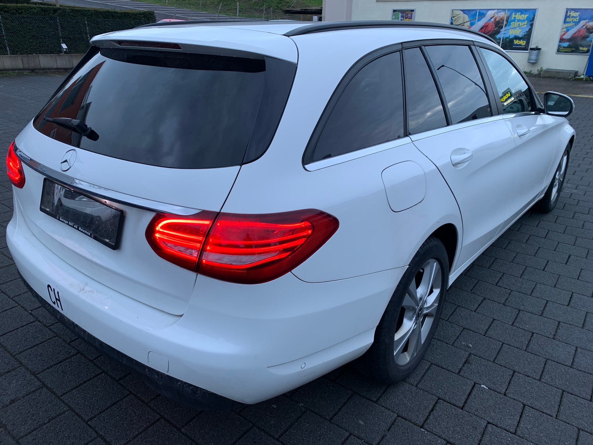 MERCEDES-BENZ C 220 d Swiss Star Exclusive 4Matic 9G-Tronic-image-2