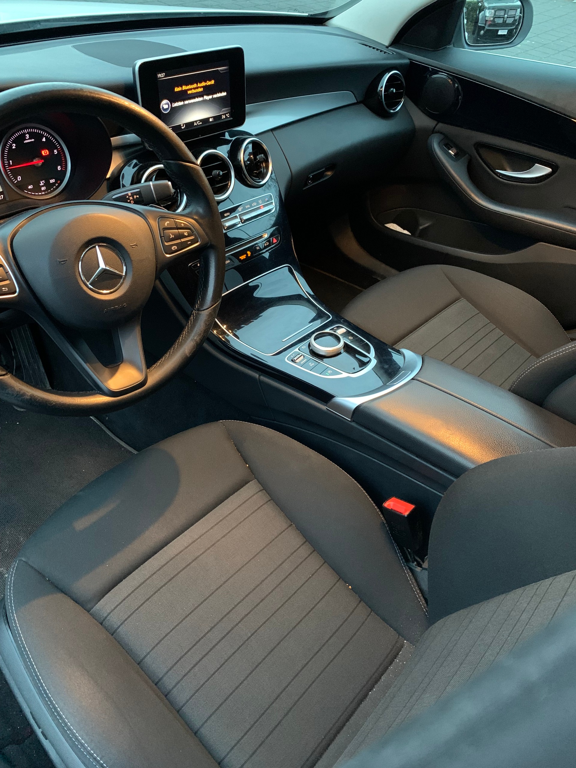 MERCEDES-BENZ C 220 d Swiss Star Exclusive 4Matic 9G-Tronic-image-10