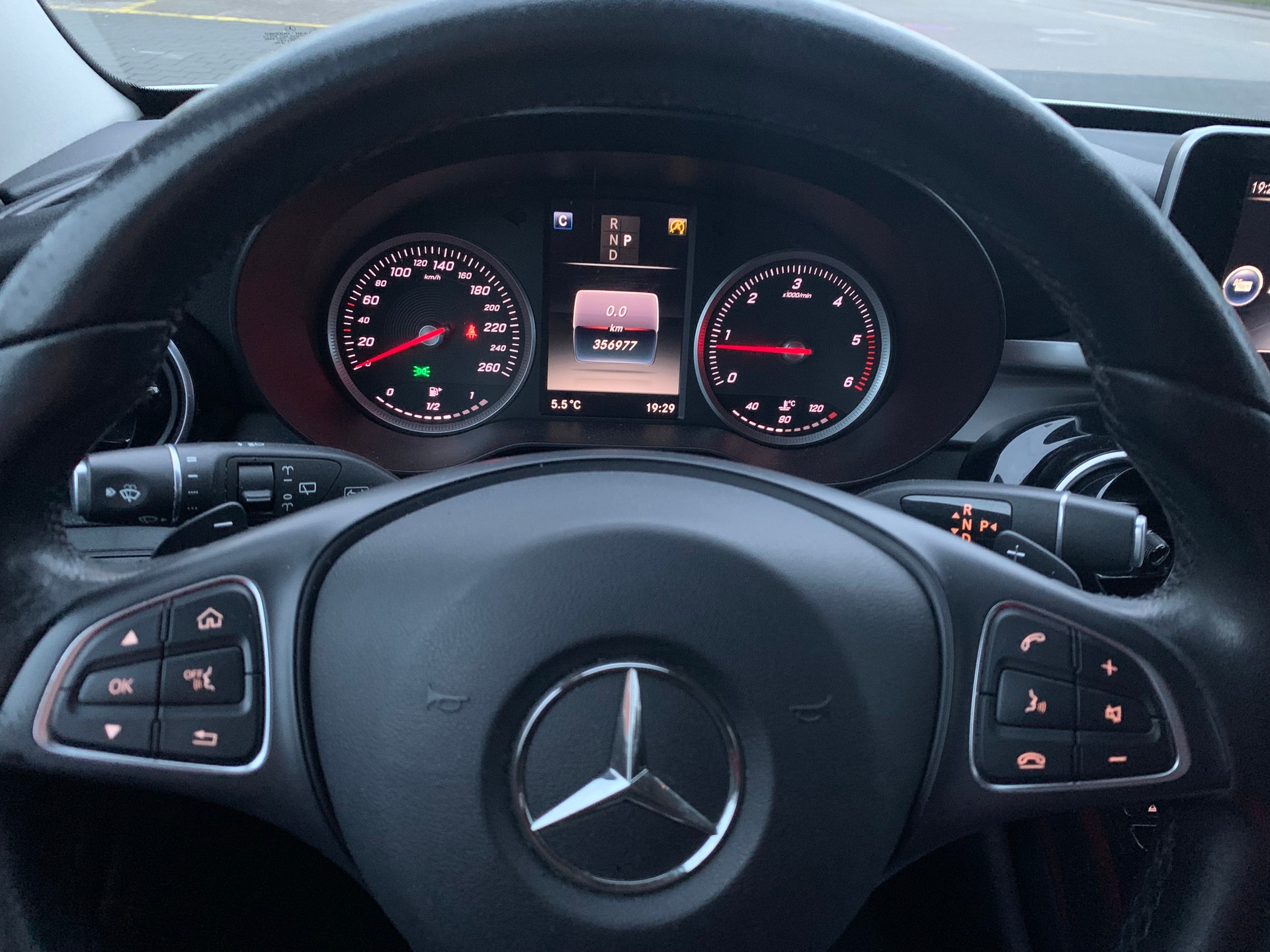 MERCEDES-BENZ C 220 d Swiss Star Exclusive 4Matic 9G-Tronic-image-12
