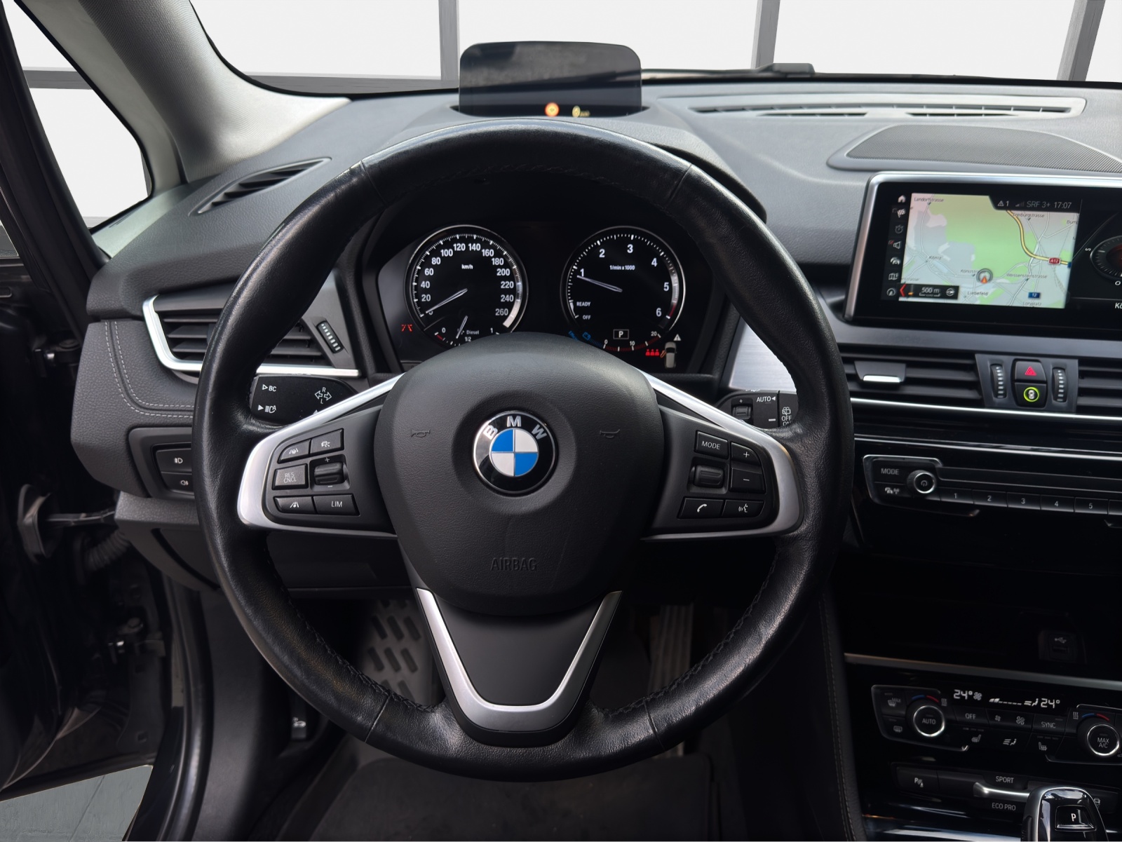 BMW 218d xDrive Active Tourer Steptronic-image-9