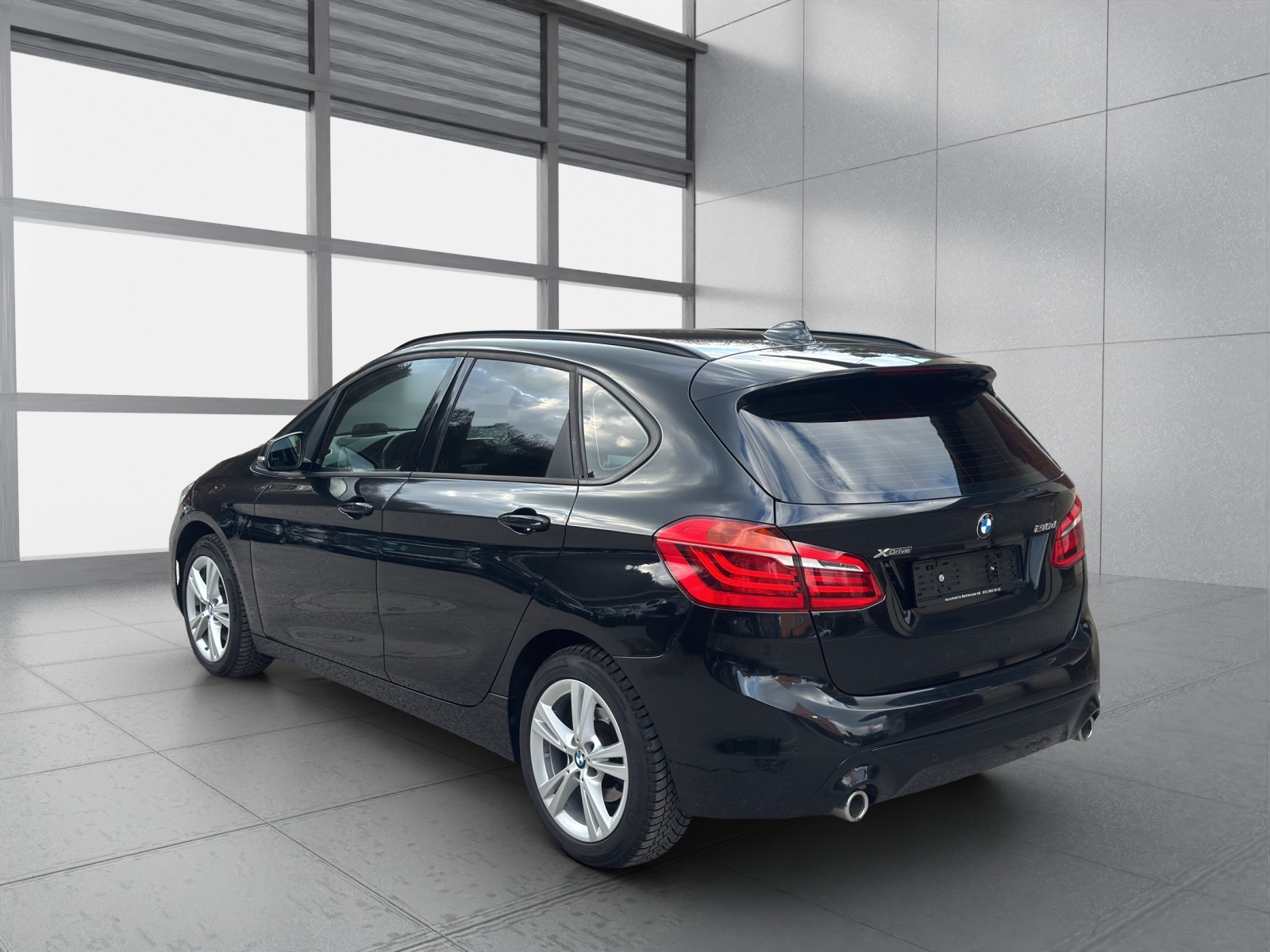 BMW 218d xDrive Active Tourer Steptronic-image-2