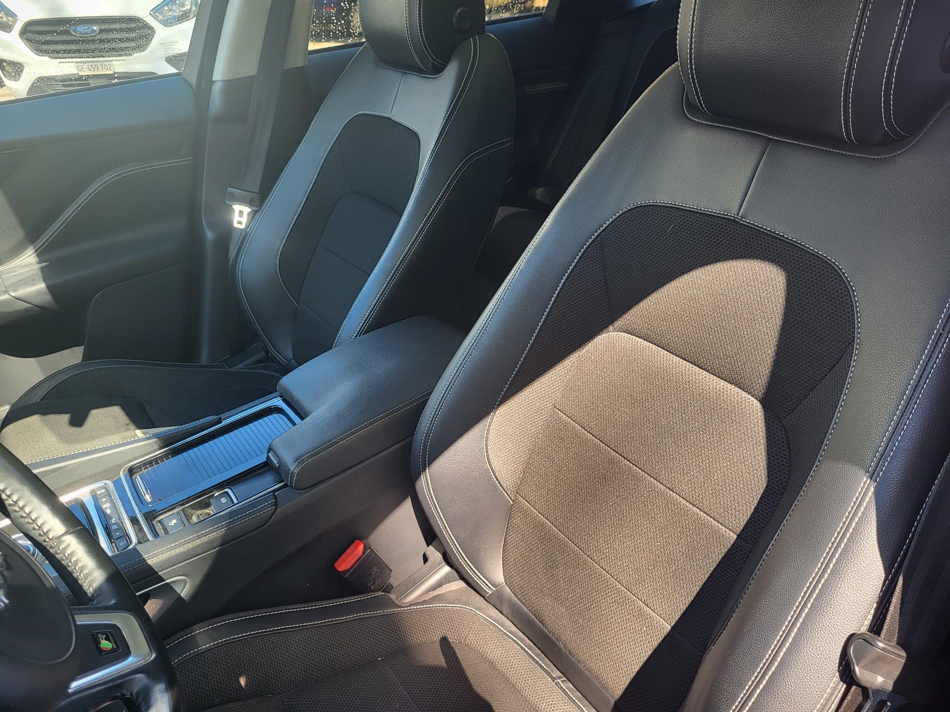 JAGUAR F-Pace 25t 2.0 R-Sport AWD Automatik-image-10