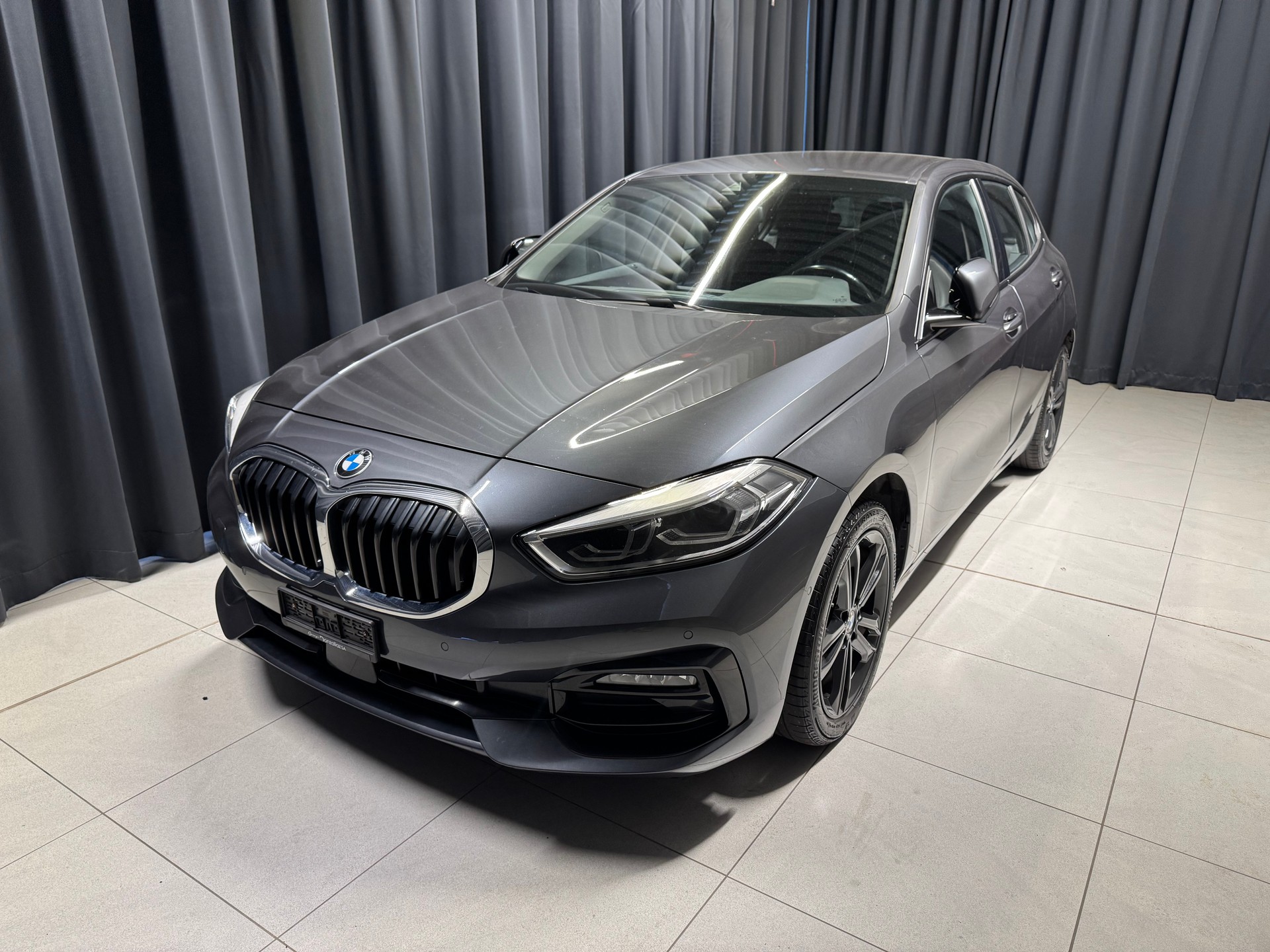 BMW 120d xDrive Steptronic Sport Line (17)-showroom-element-2