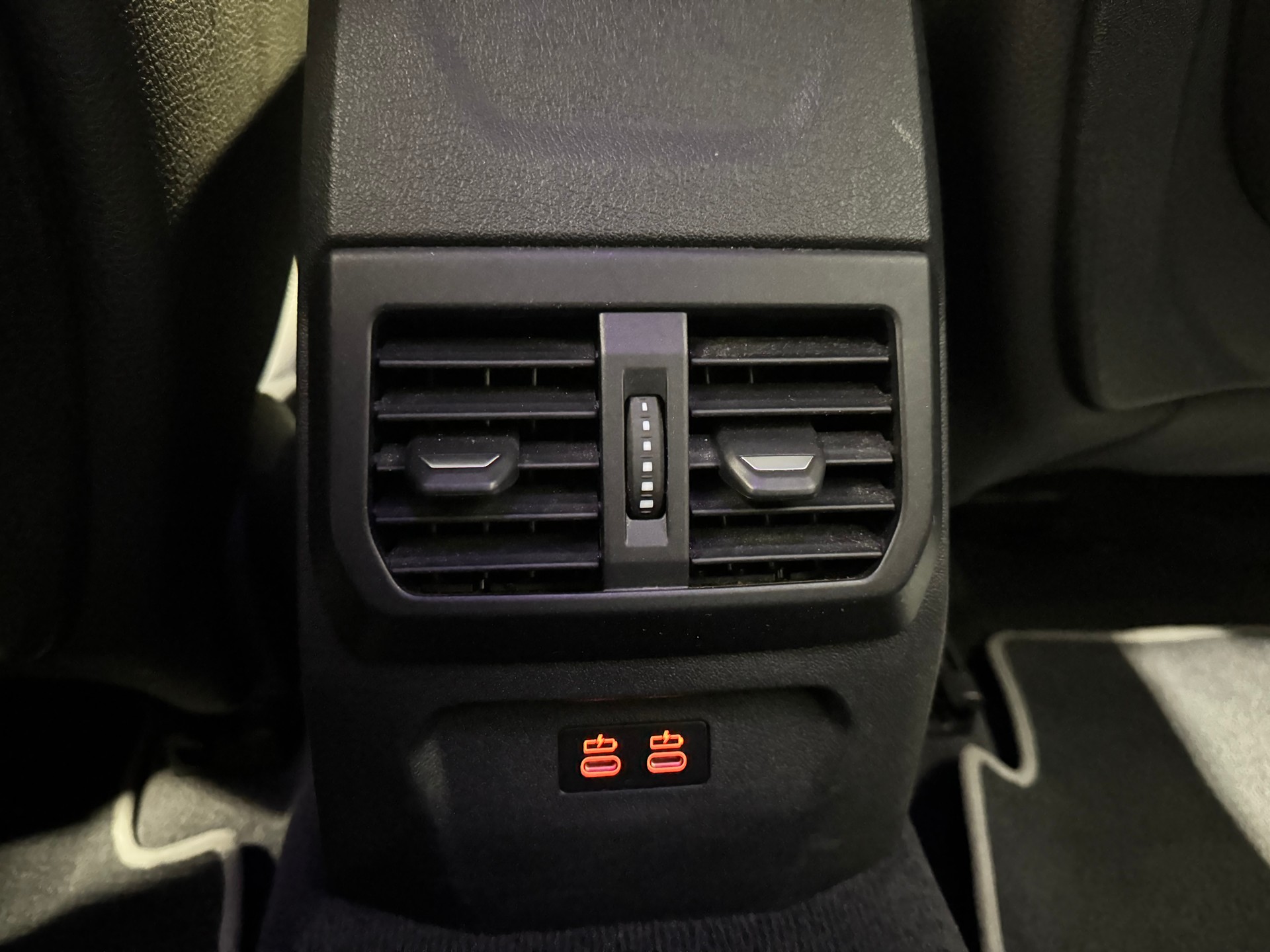 BMW 120d xDrive Steptronic Sport Line (17)-image-16