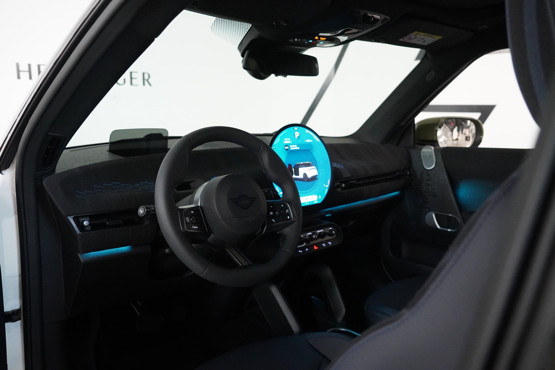 MINI Cooper SE Paul Smith Edition-image-23