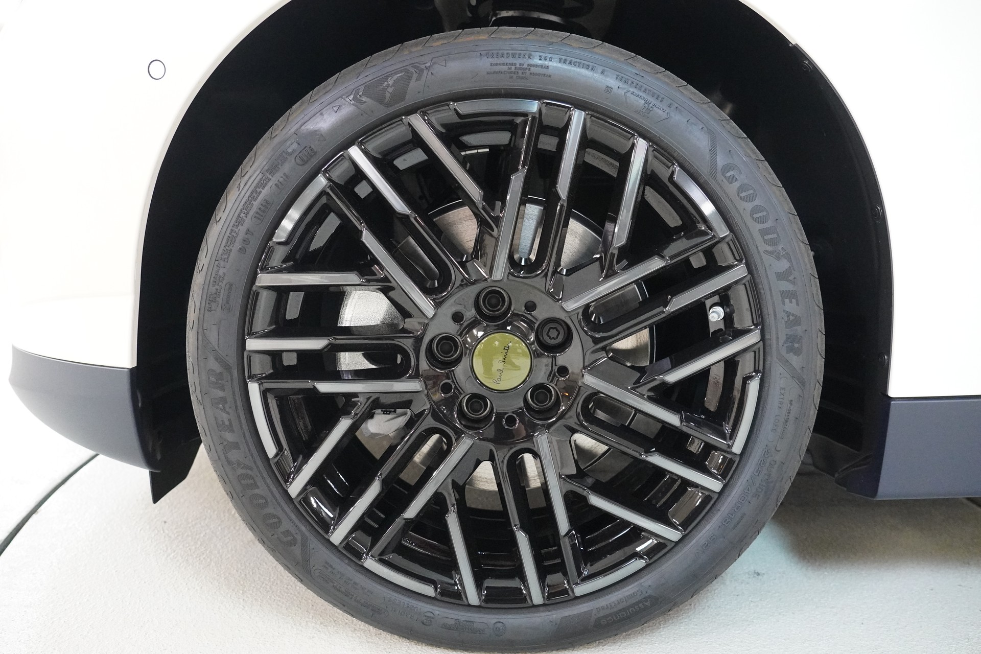MINI Cooper SE Paul Smith Edition-image-9