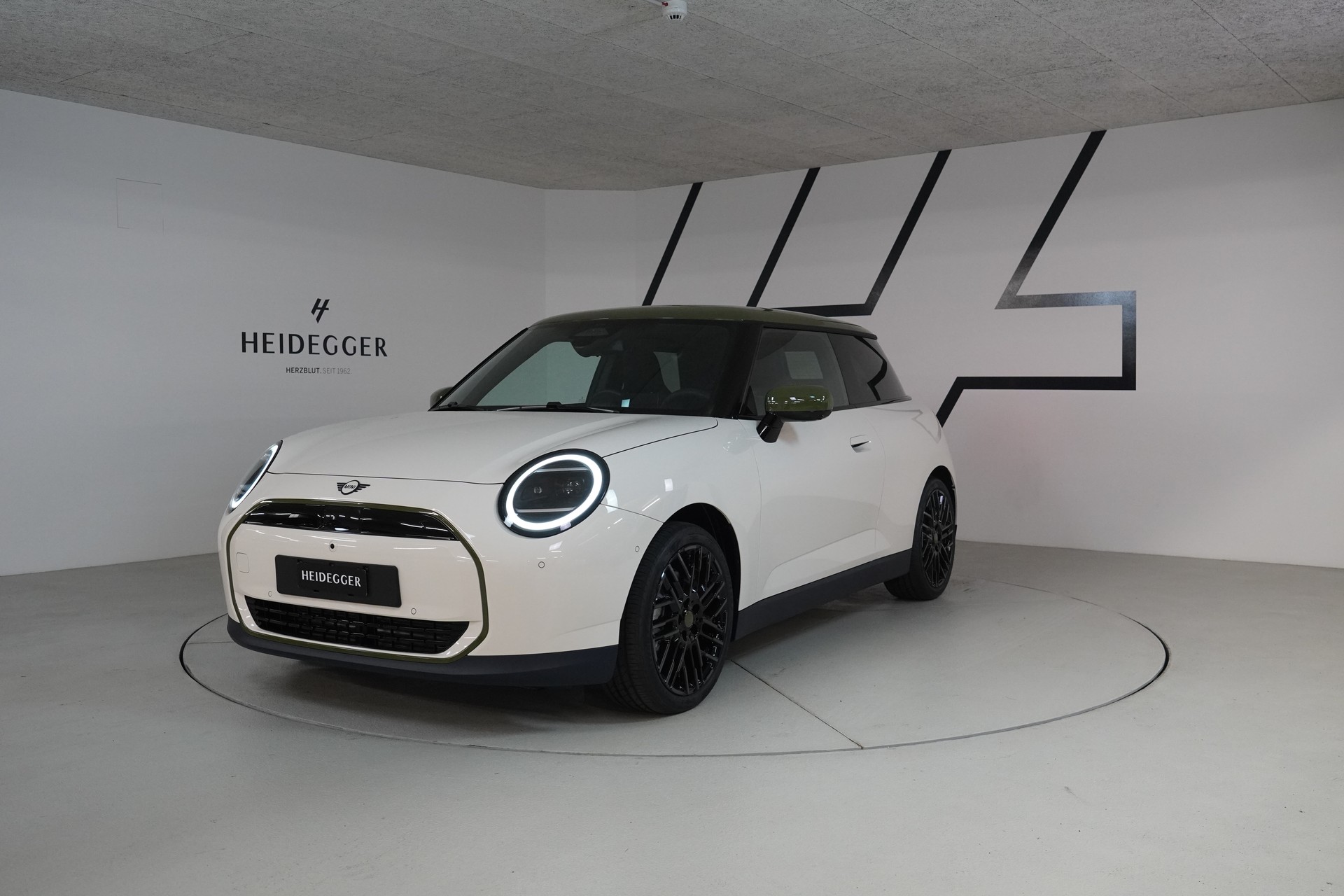 MINI Cooper SE Paul Smith Edition-image-0