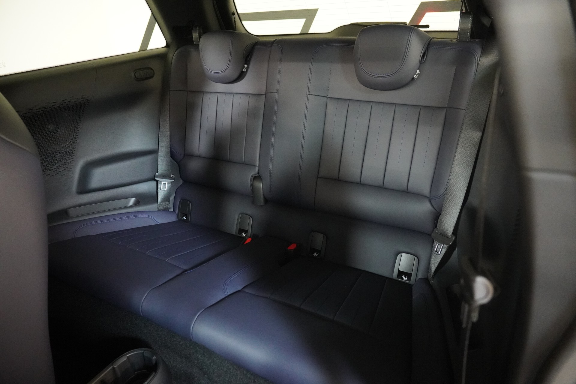 MINI Cooper SE Paul Smith Edition-image-13