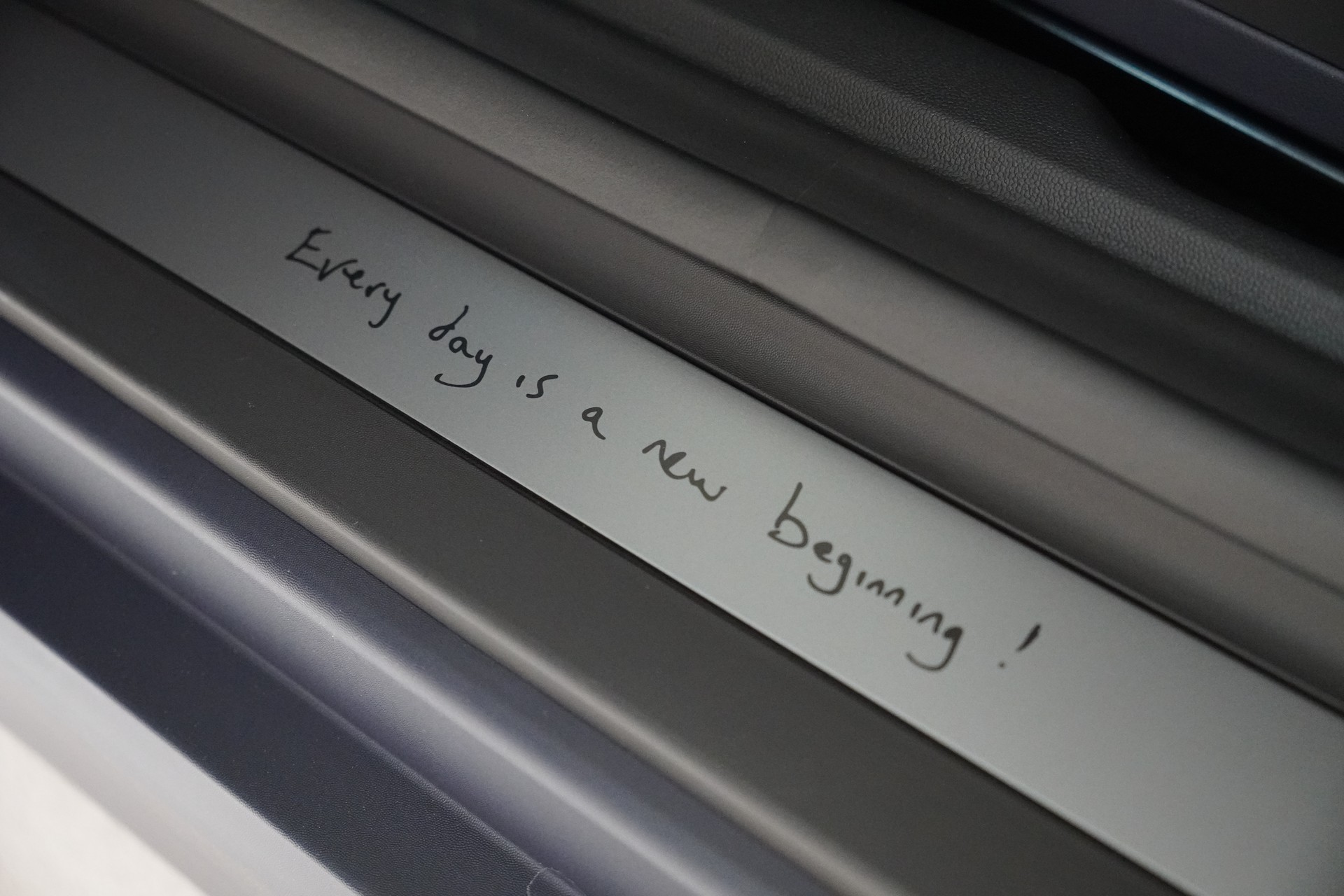 MINI Cooper SE Paul Smith Edition-image-10
