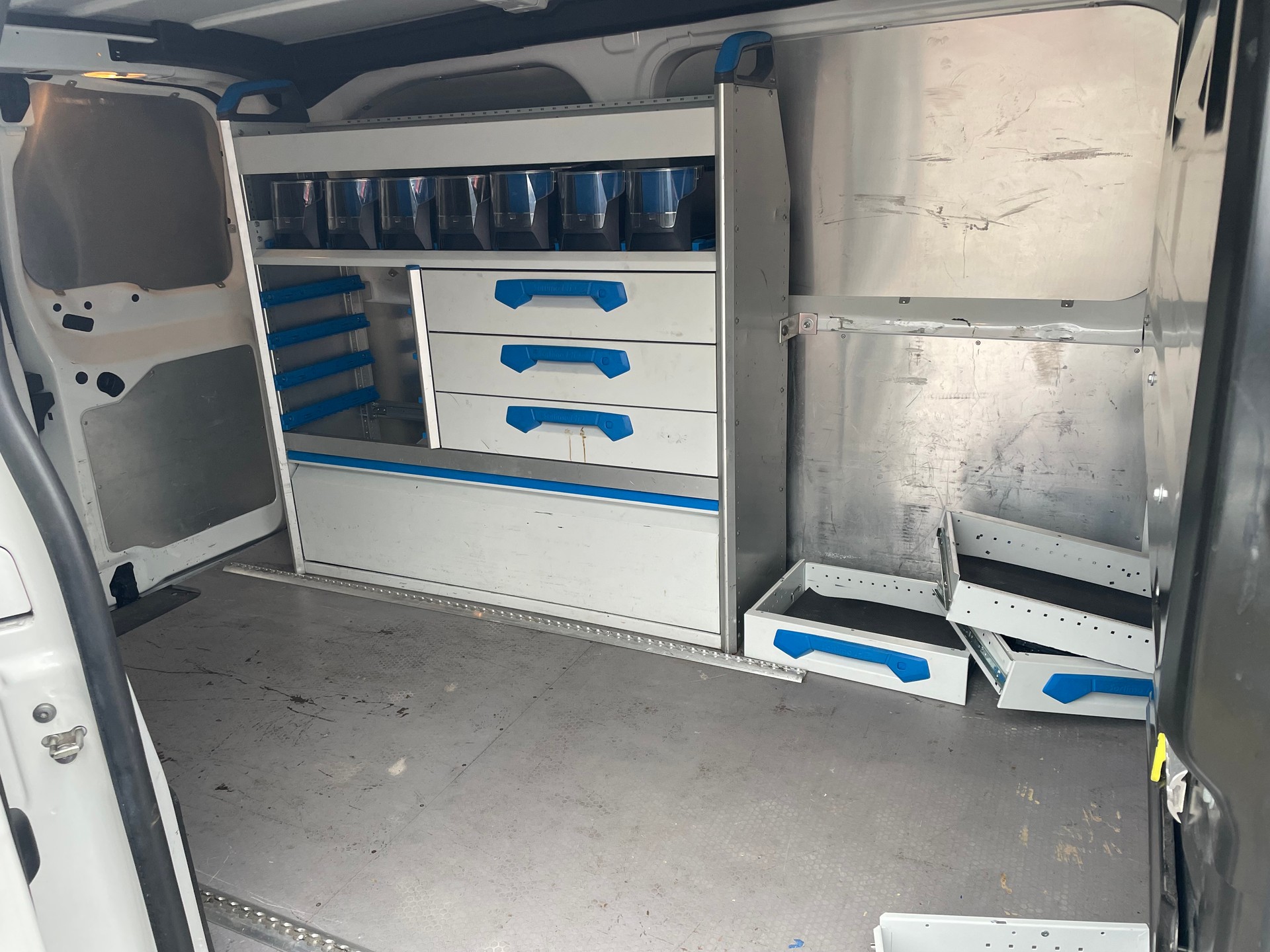 PEUGEOT Expert 1.6 BlueHDi 95 Allure Standard-image-7