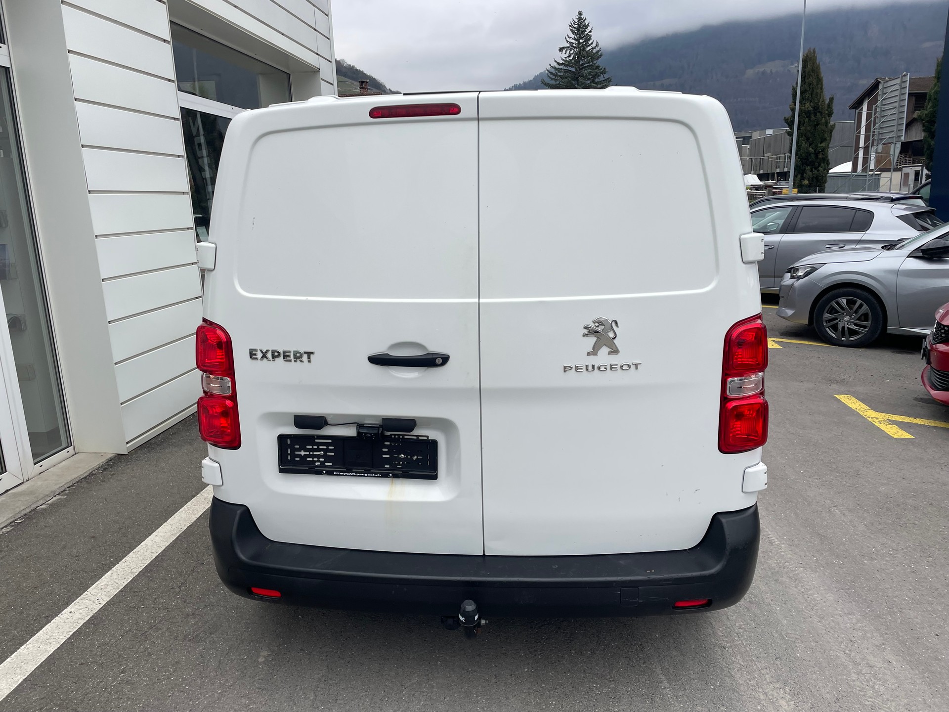 PEUGEOT Expert 1.6 BlueHDi 95 Allure Standard-image-2