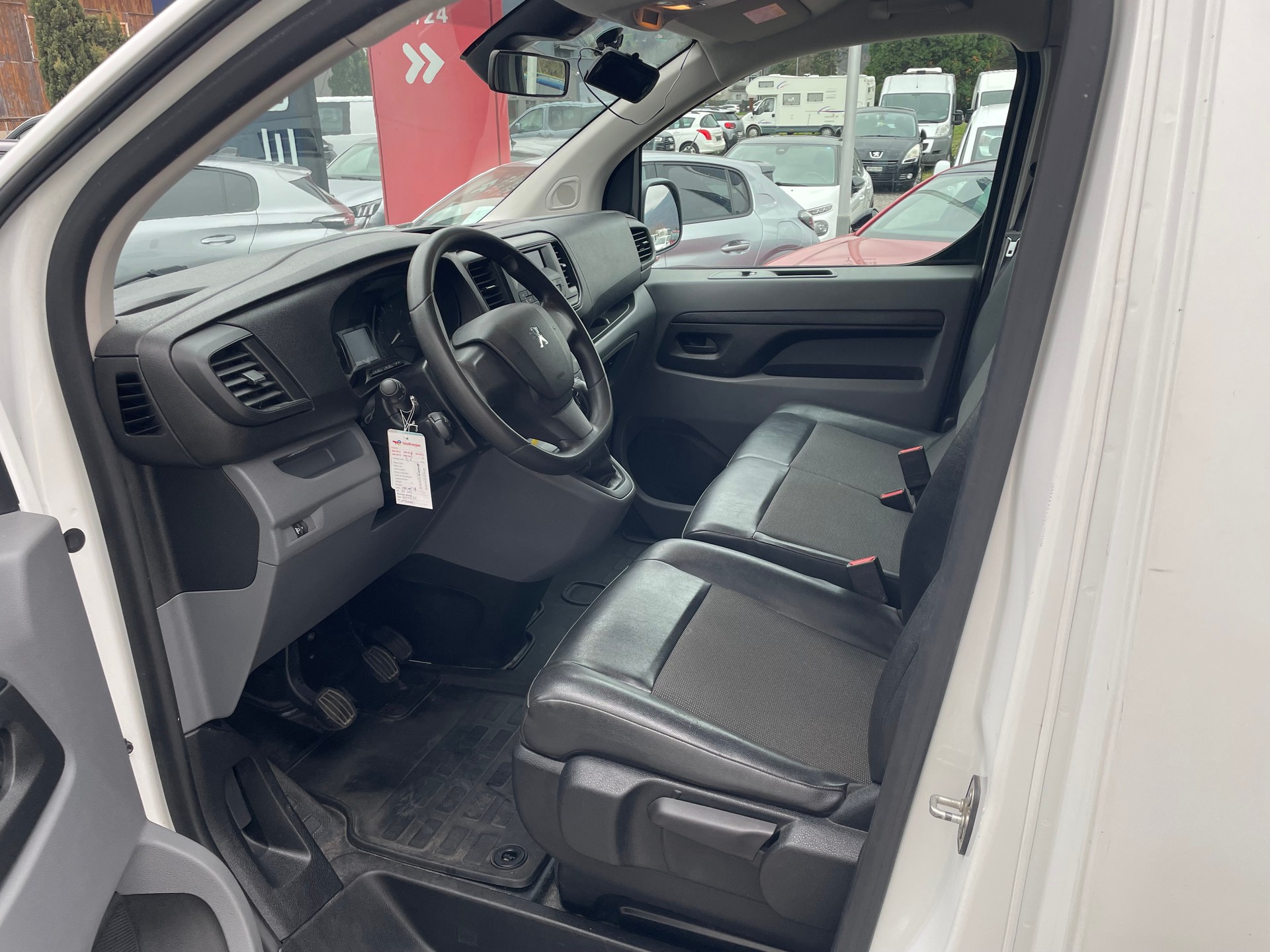 PEUGEOT Expert 1.6 BlueHDi 95 Allure Standard-image-5