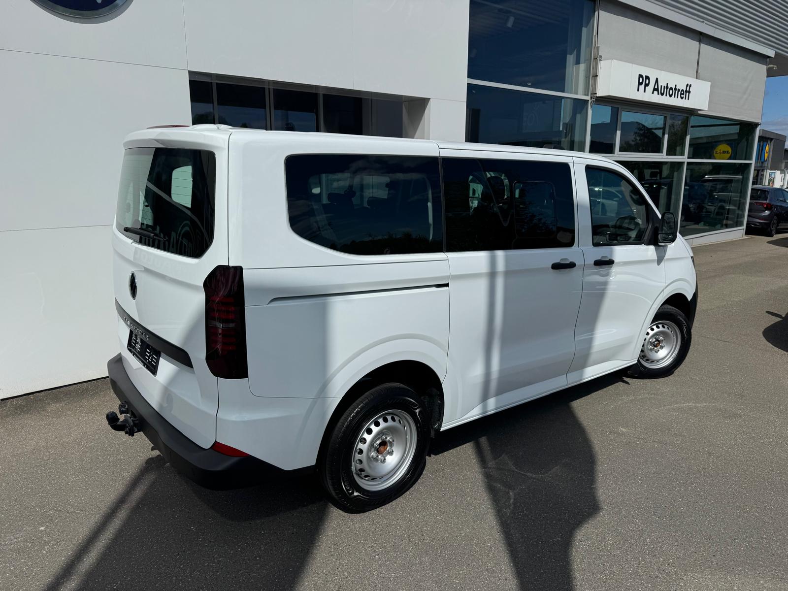 VW Transporter Kombi 2.0 TDI Automat-image-3