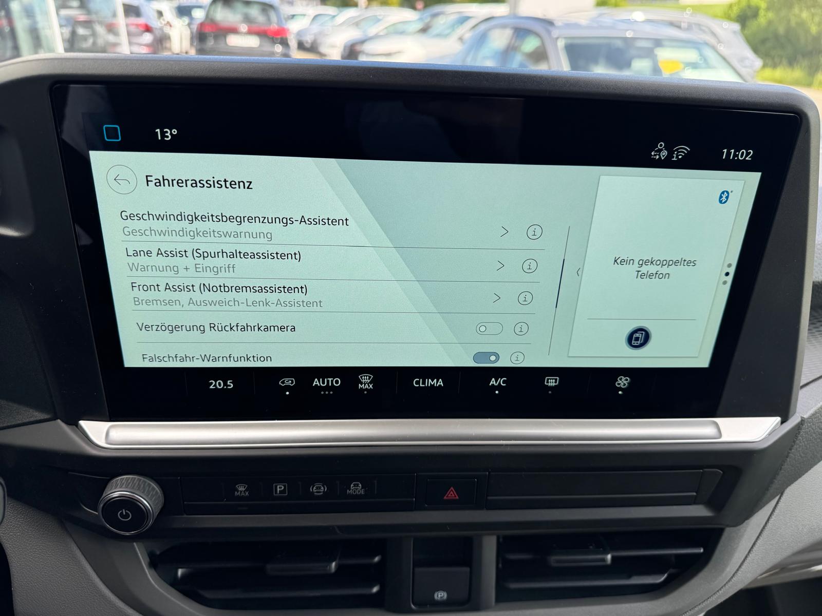VW Transporter Kombi 2.0 TDI Automat-image-13