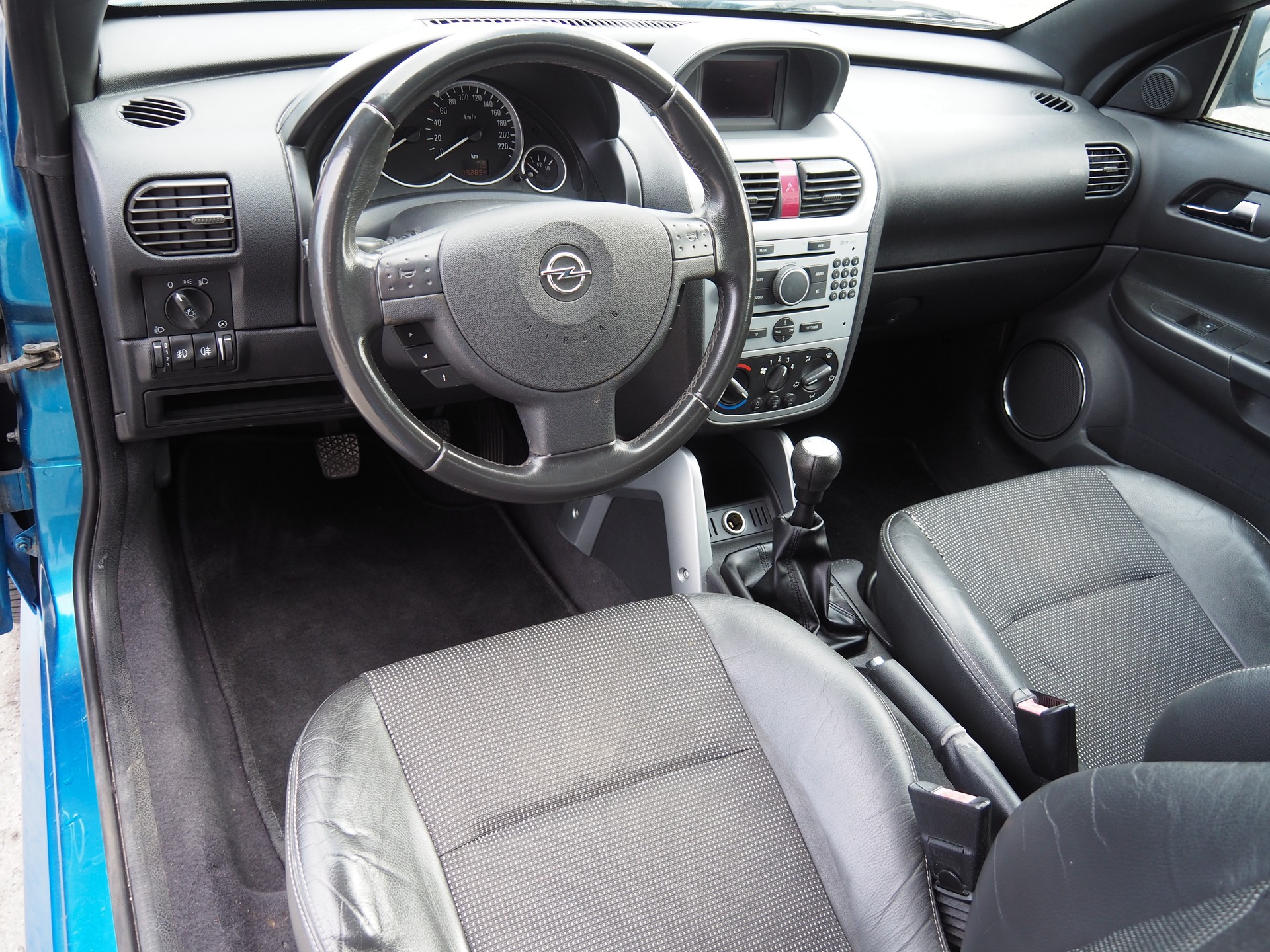 OPEL Tigra 1.8 Sport-image-11