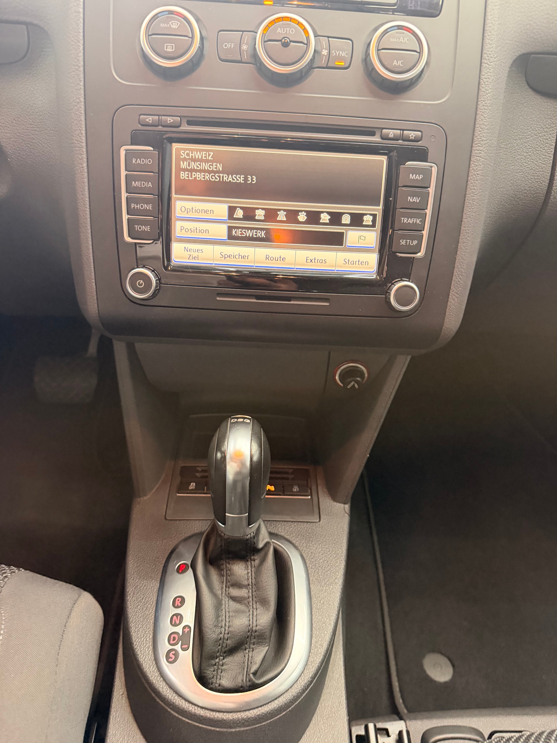 VW Touran 1.4 TSI Team DSG-image-5
