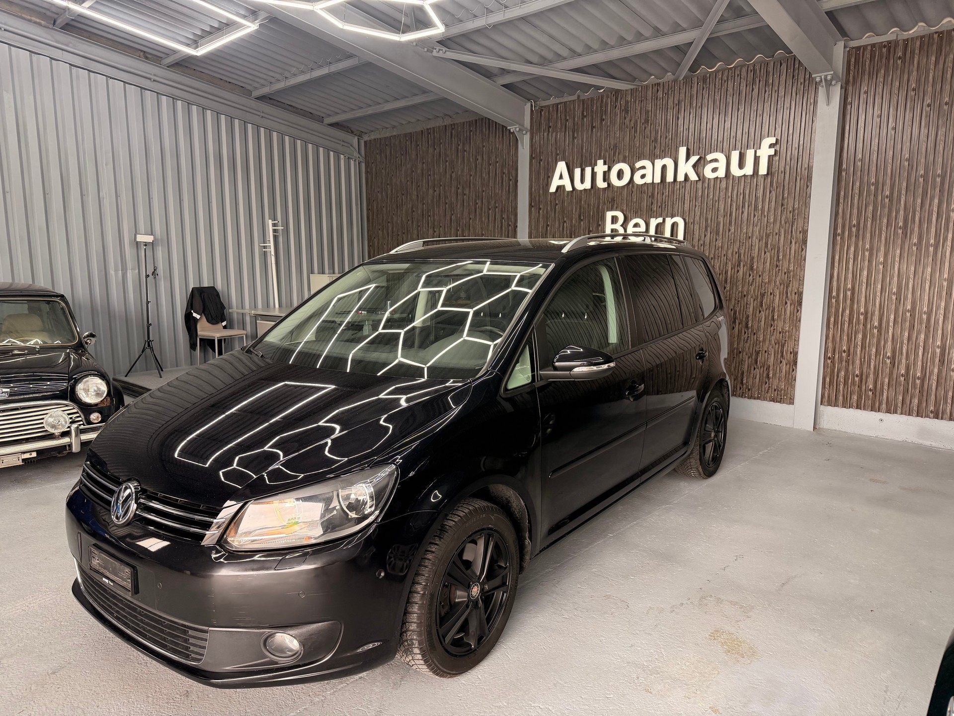 VW Touran 1.4 TSI Team DSG-image-0
