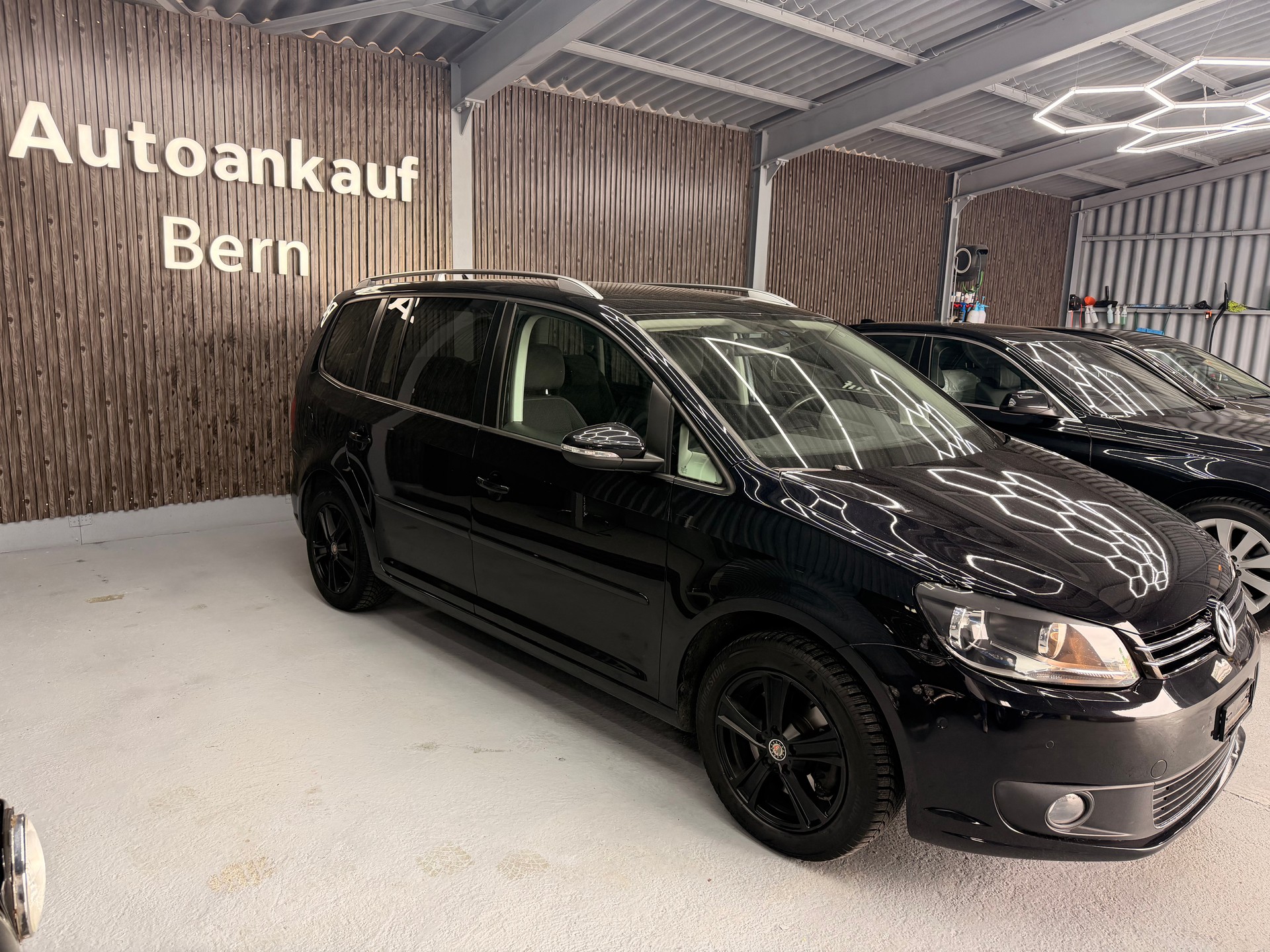 VW Touran 1.4 TSI Team DSG-image-2