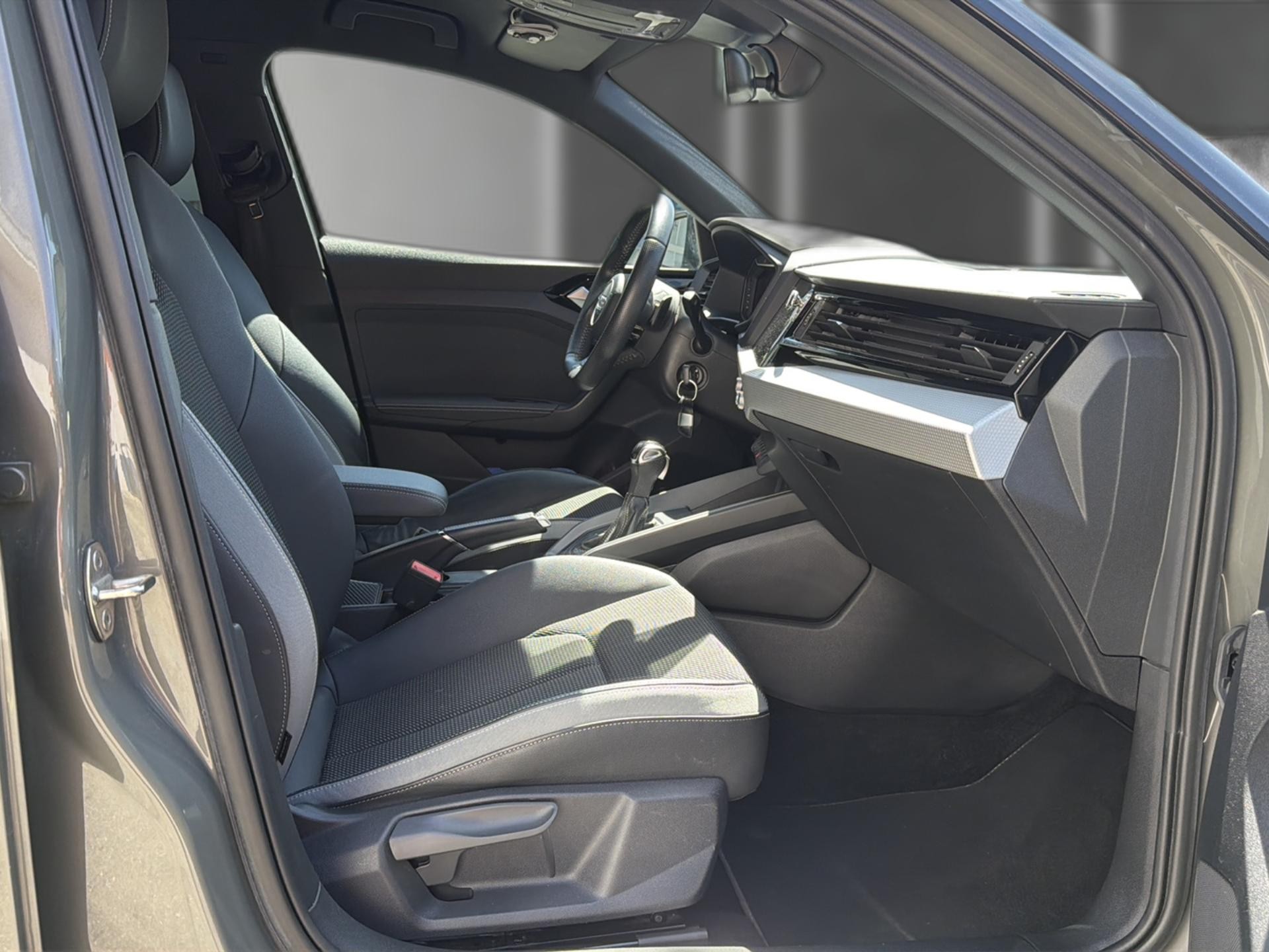 AUDI A1 Sportback 35 TFSI S Line S-tronic-image-10