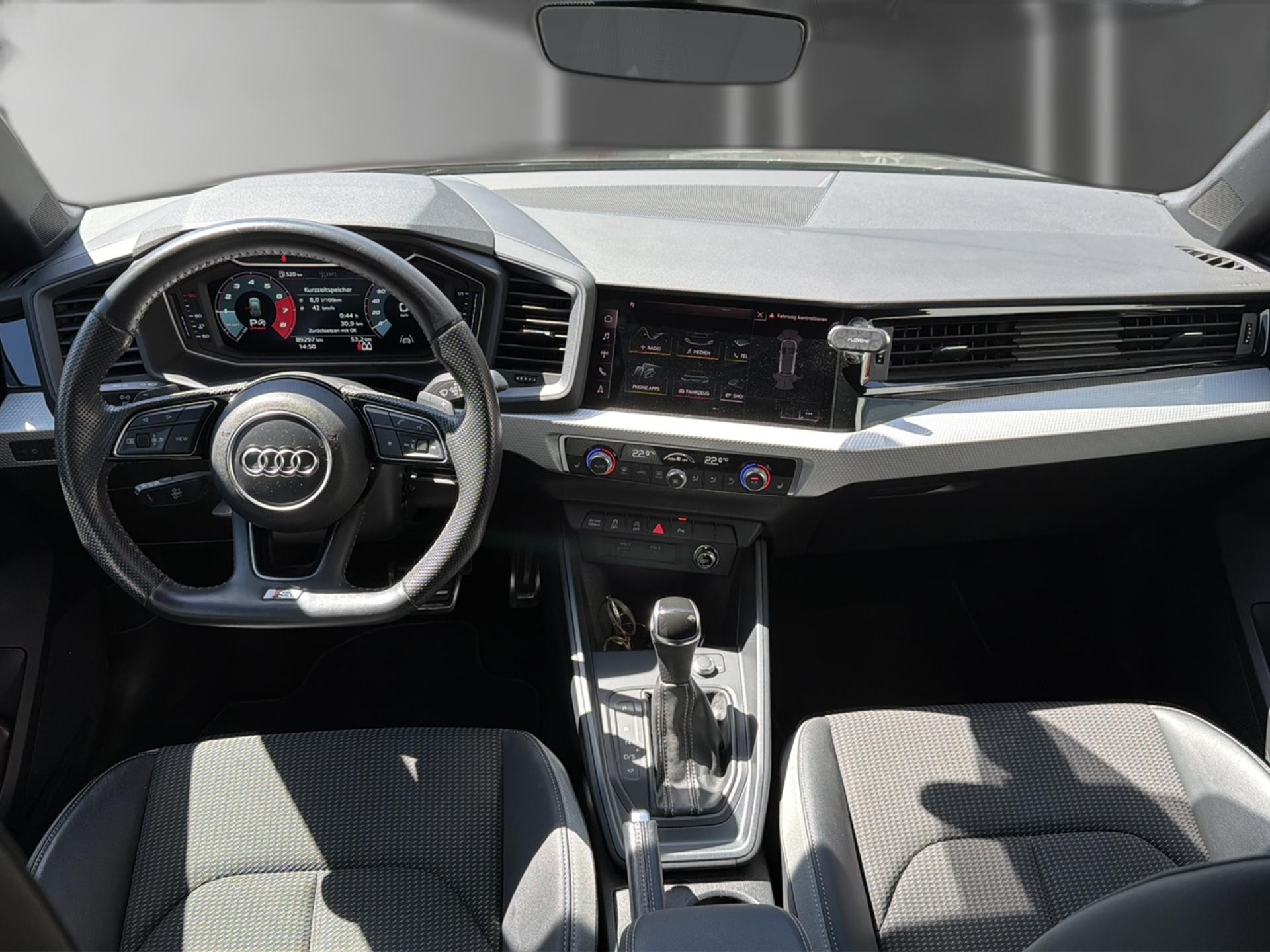 AUDI A1 Sportback 35 TFSI S Line S-tronic-image-8
