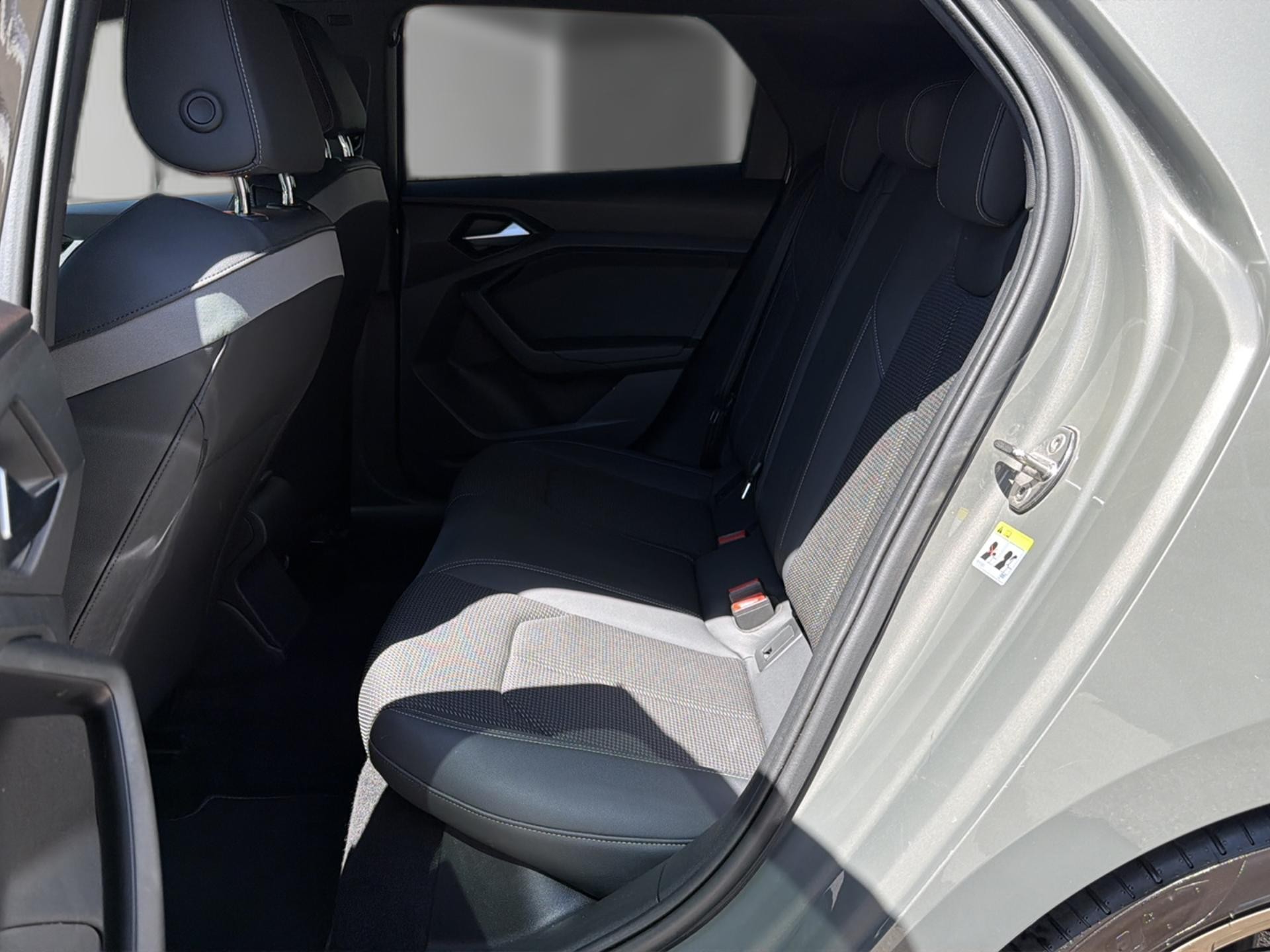 AUDI A1 Sportback 35 TFSI S Line S-tronic-image-12