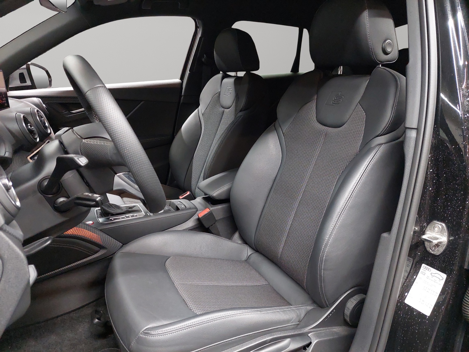 AUDI SQ2 TFSI quattro S-tronic-image-5