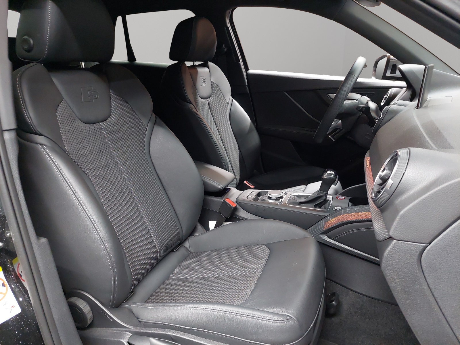 AUDI SQ2 TFSI quattro S-tronic-image-8