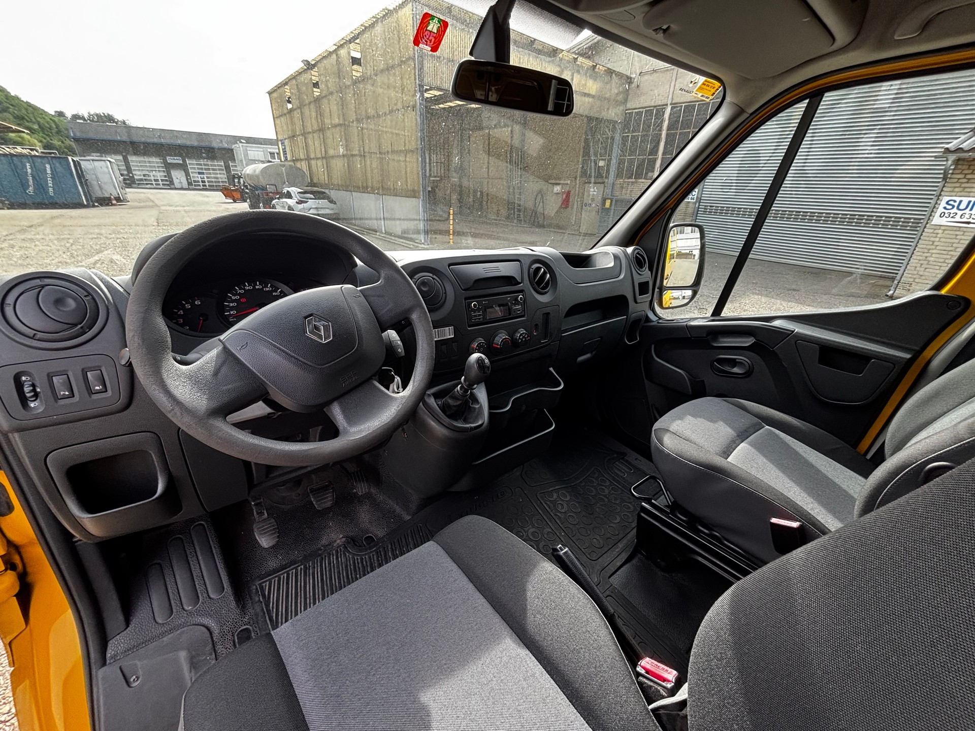 RENAULT Master T35 2.3dCi 130 L3H2-image-7