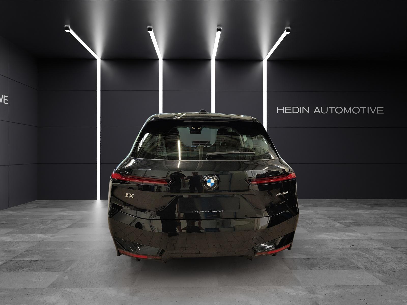 BMW iX xDrive60-image-4