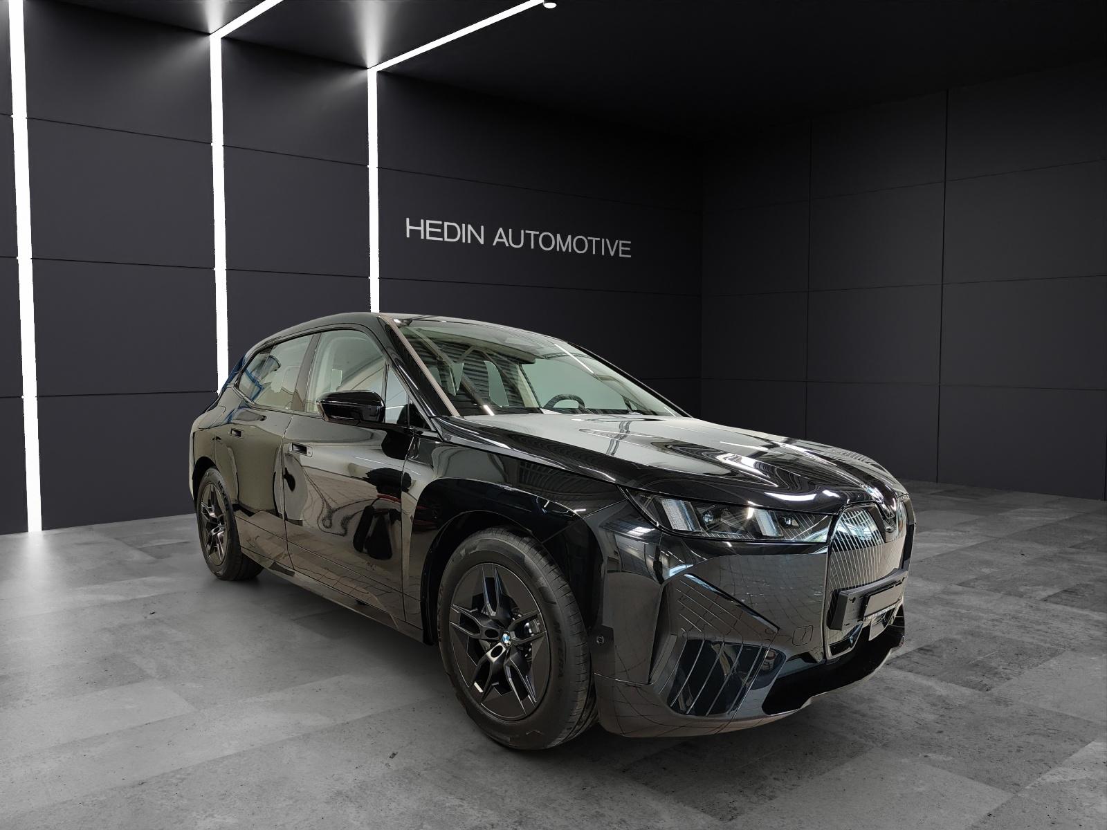BMW iX xDrive60-image-7