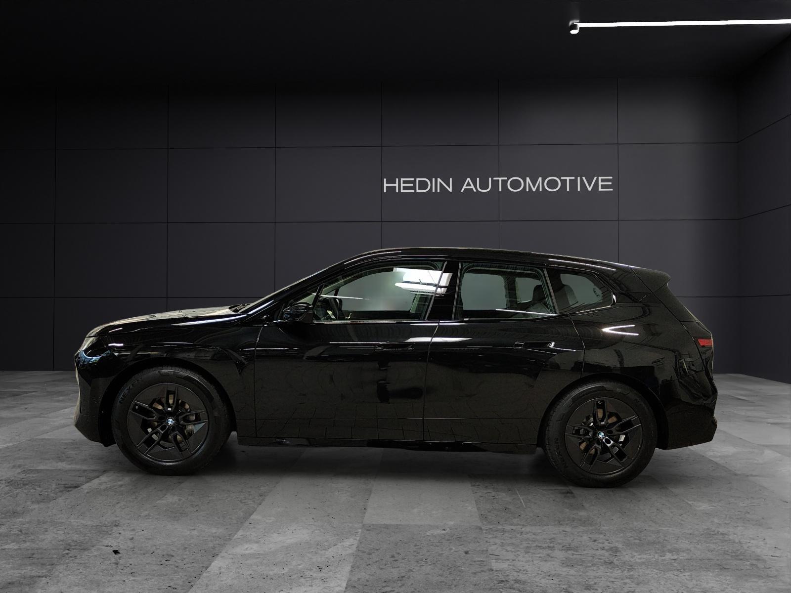 BMW iX xDrive60-image-1
