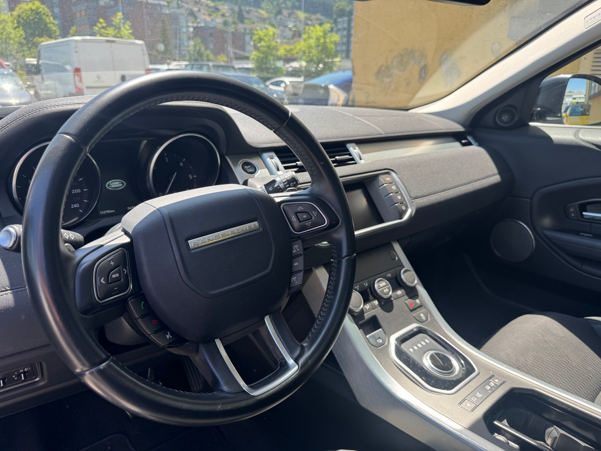LAND ROVER Range Rover Evoque 2.0 TD4 SE Dynamic AT9-image-8