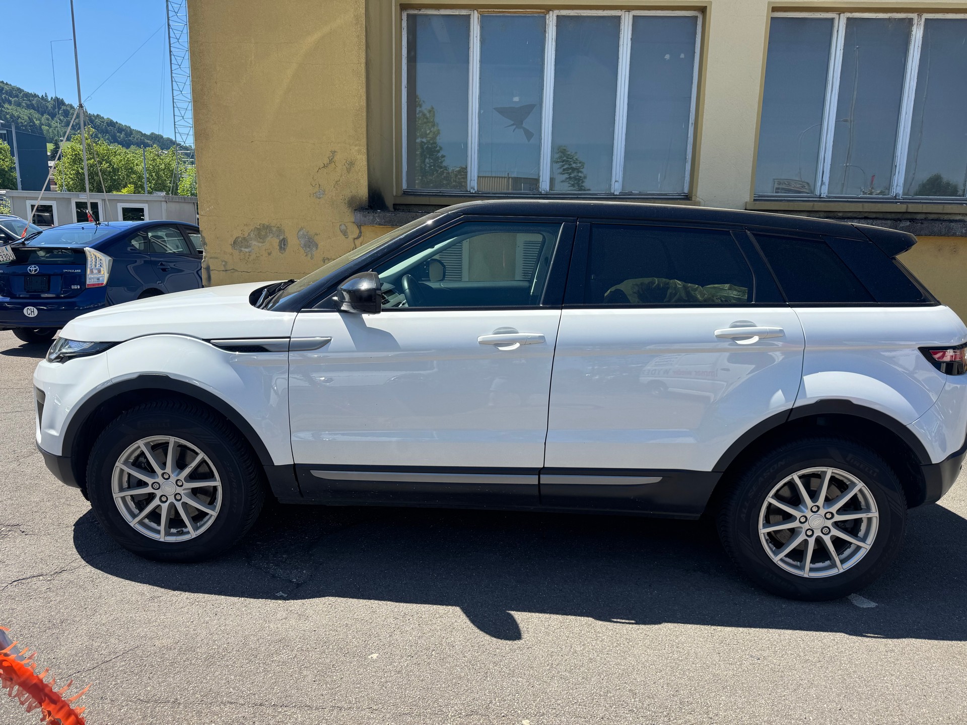 LAND ROVER Range Rover Evoque 2.0 TD4 SE Dynamic AT9-image-5