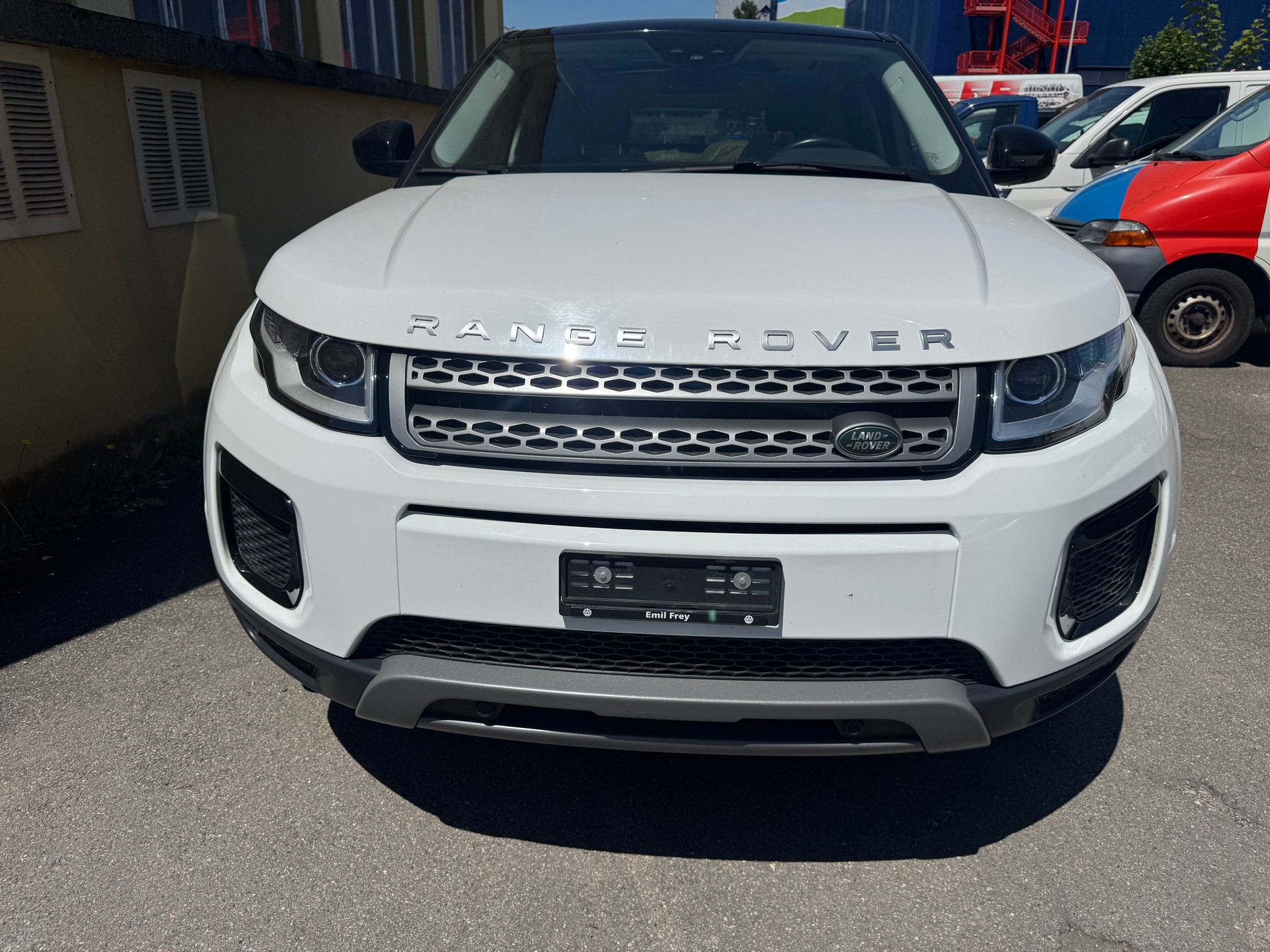 LAND ROVER Range Rover Evoque 2.0 TD4 SE Dynamic AT9-image-0