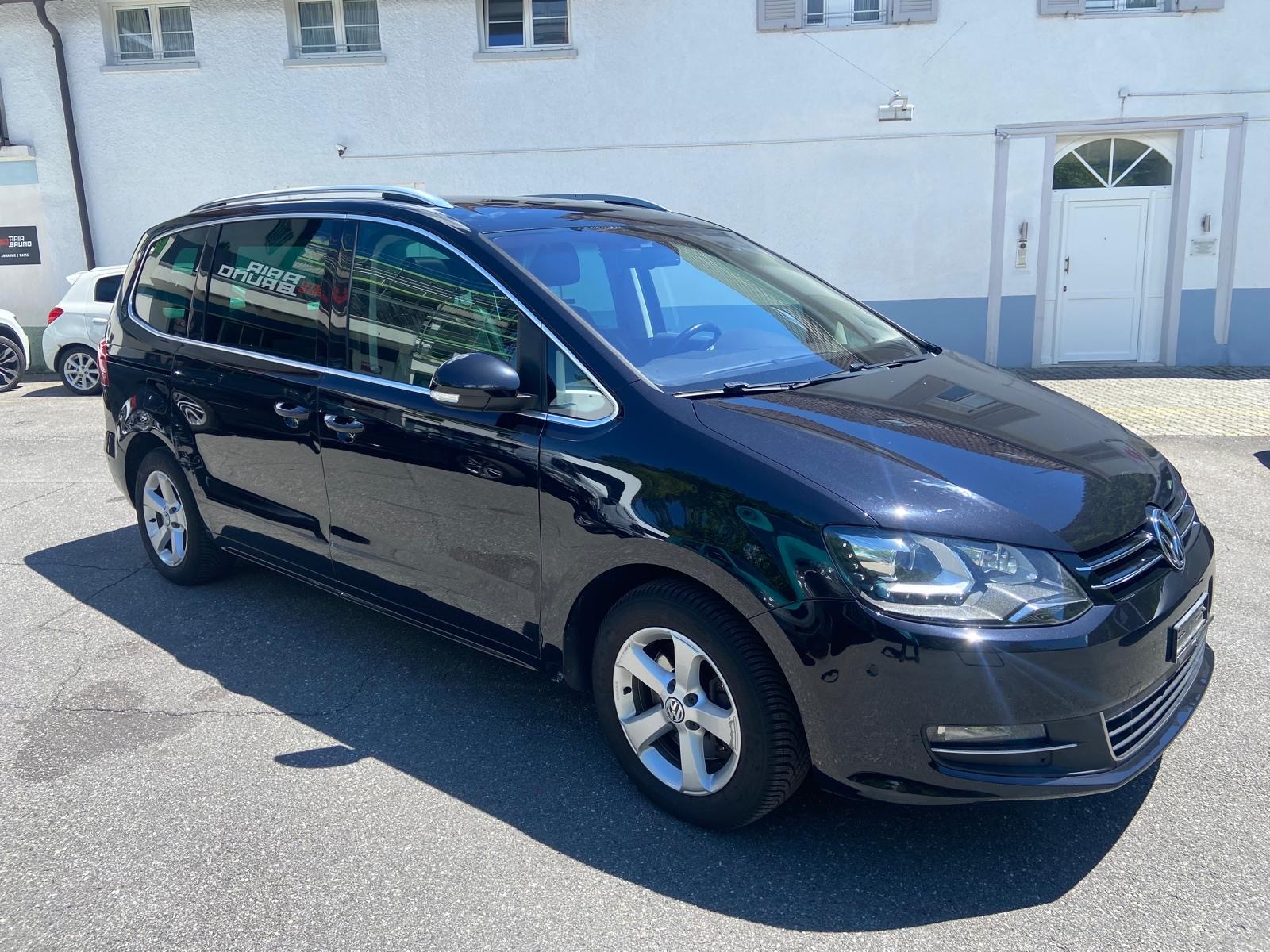 VW Minivan-image-1