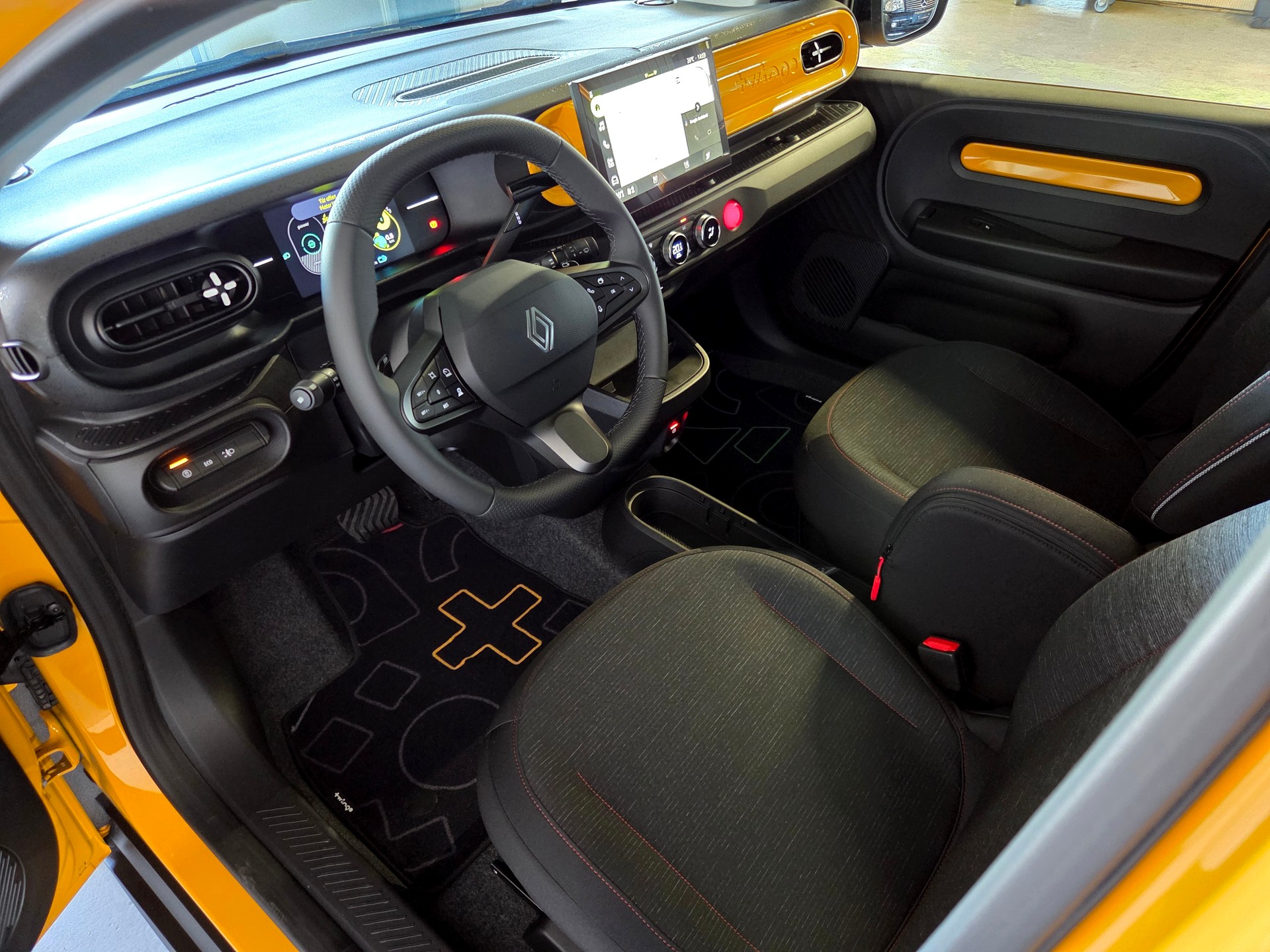 RENAULT Twingo E-Tech Urban Range techno-image-3