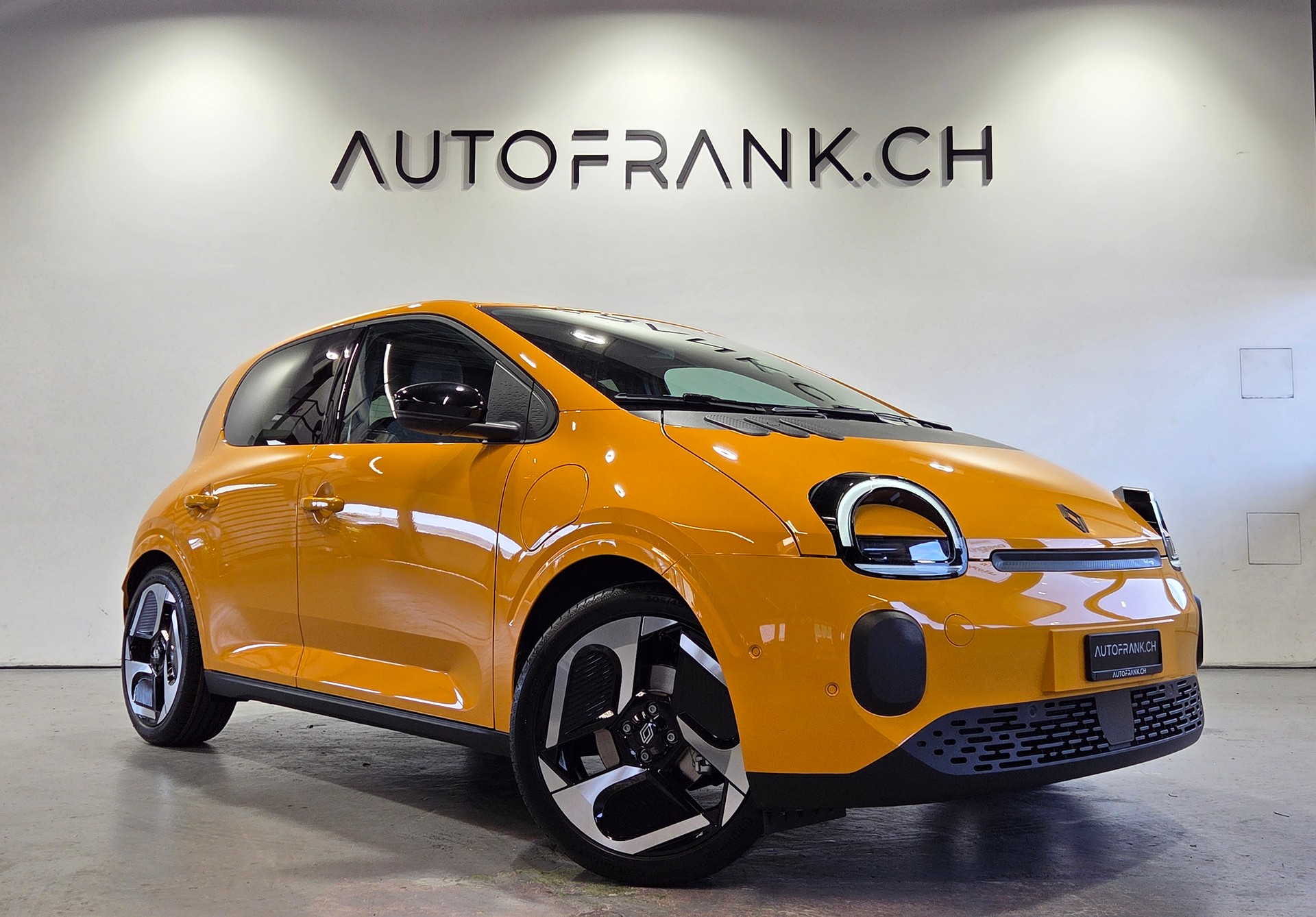 RENAULT Twingo E-Tech Urban Range techno-image-0