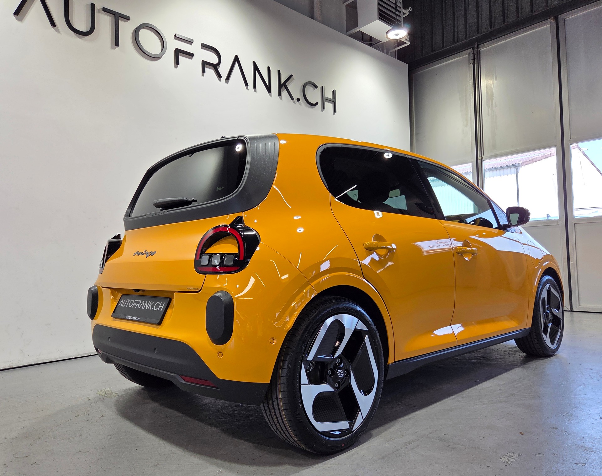 RENAULT Twingo E-Tech Urban Range techno-image-2