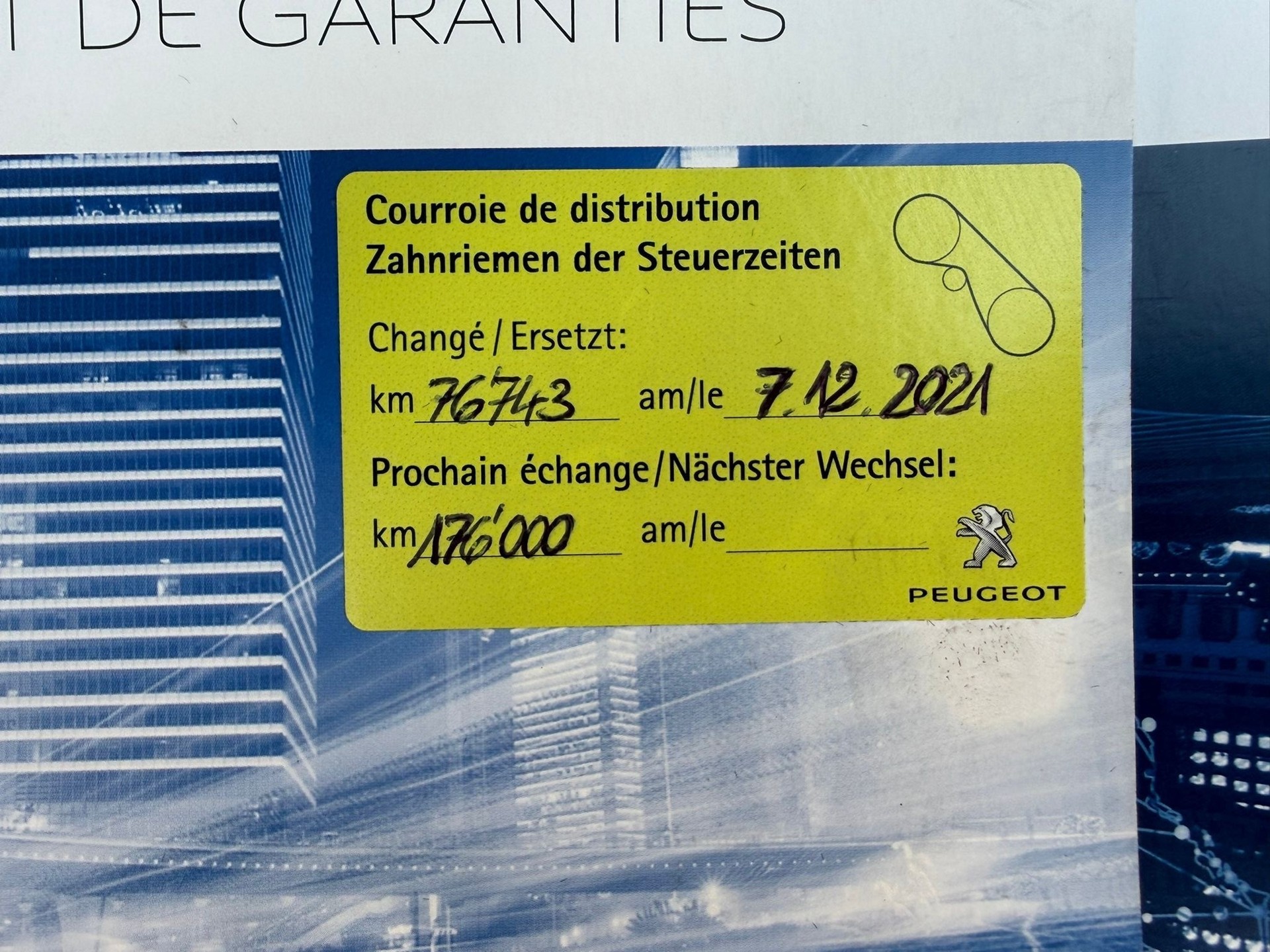 PEUGEOT 3008 1.2 PureTech GT Line-image-13