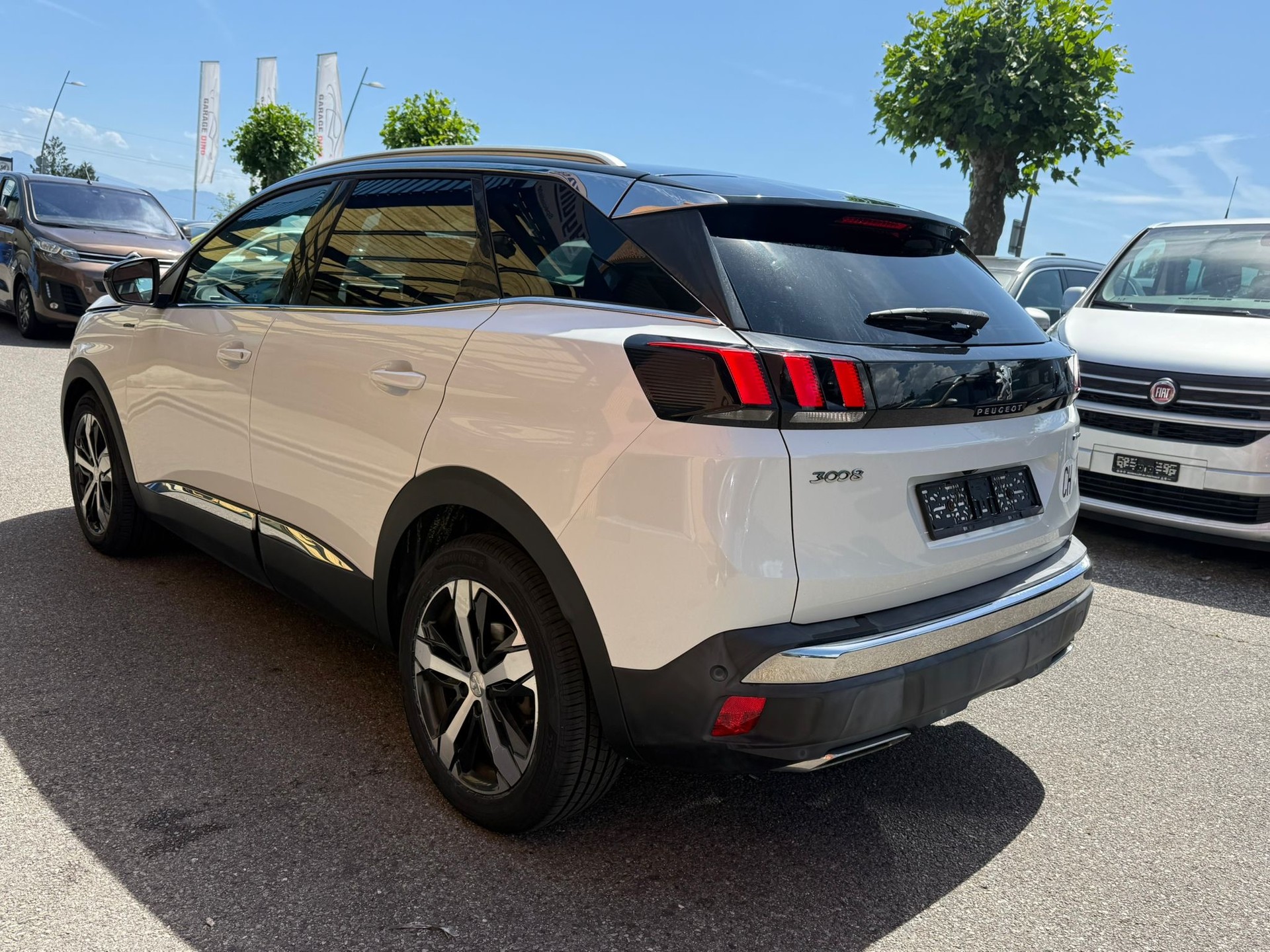PEUGEOT 3008 1.2 PureTech GT Line-image-4