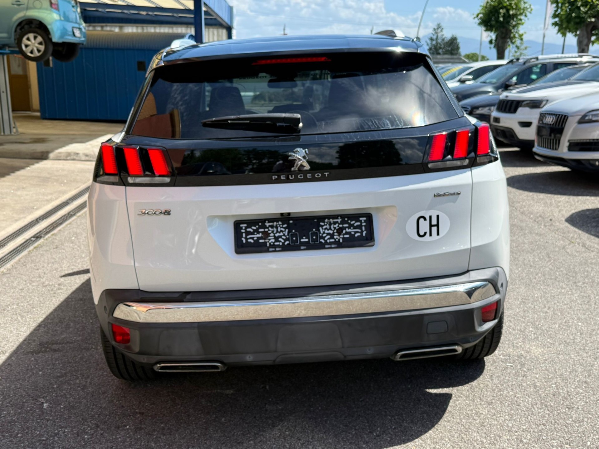 PEUGEOT 3008 1.2 PureTech GT Line-image-7