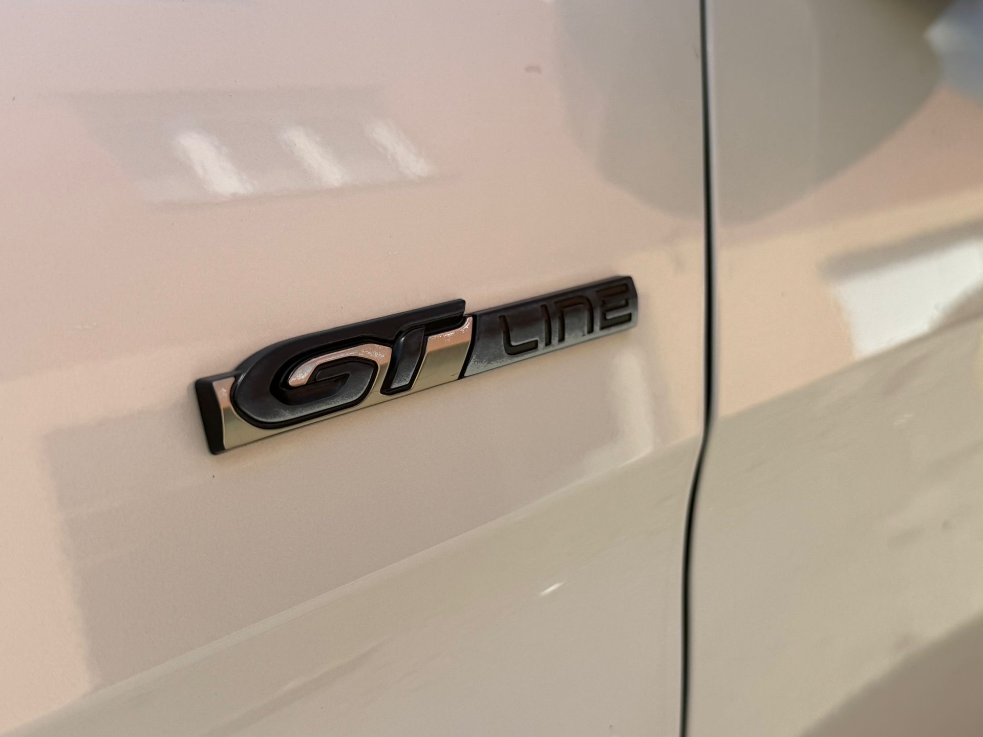 PEUGEOT 3008 1.2 PureTech GT Line-image-8