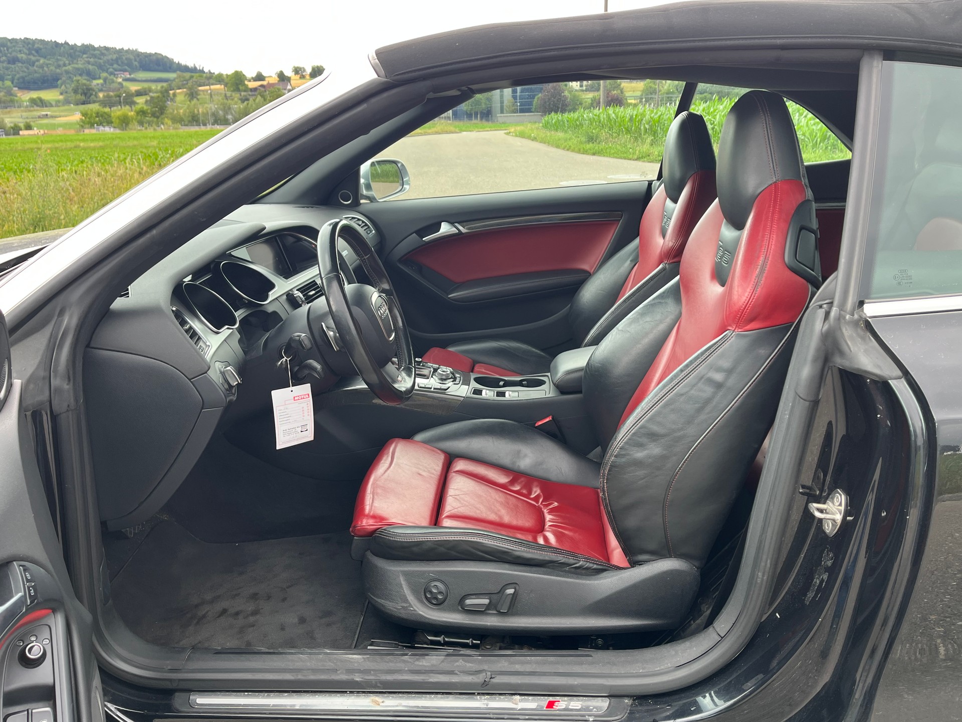 AUDI S5 Cabrio 3.0 TFSI quattro S-tronic-image-13
