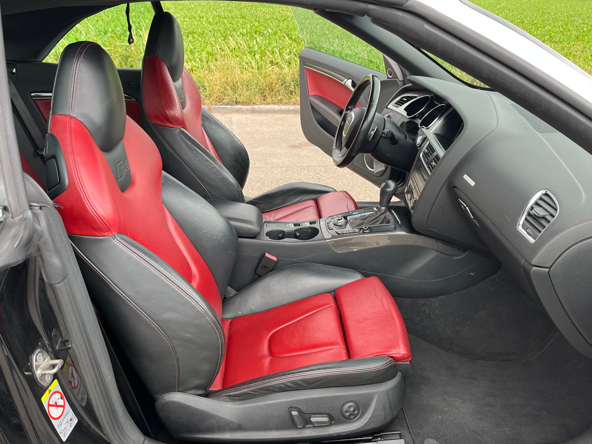 AUDI S5 Cabrio 3.0 TFSI quattro S-tronic-image-11