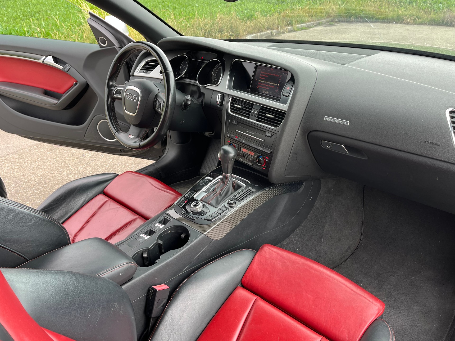 AUDI S5 Cabrio 3.0 TFSI quattro S-tronic-image-12