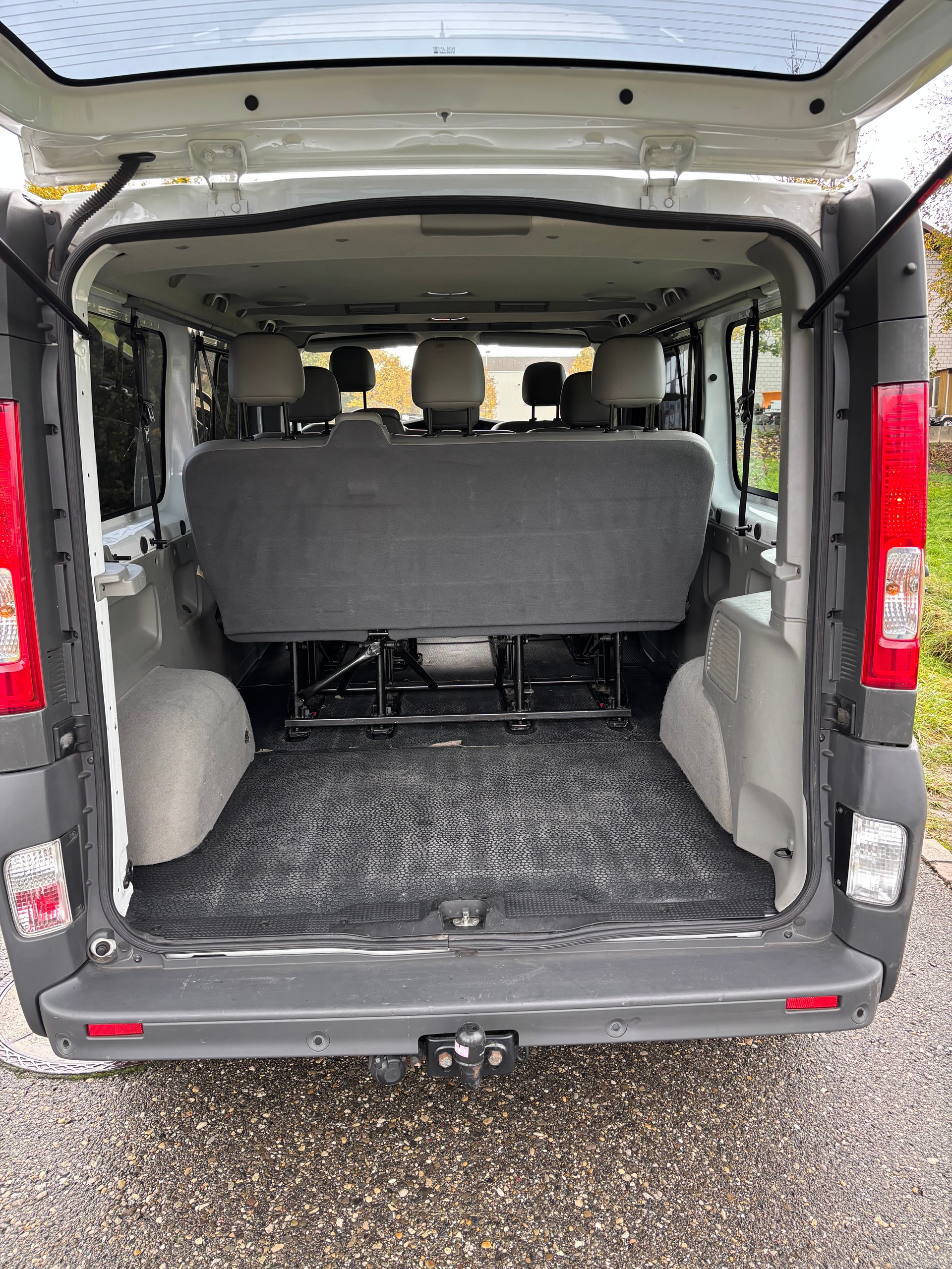 OPEL Vivaro 2.0 CDTI ecoFLEX 2.9t L2H1 Easytronic-image-14