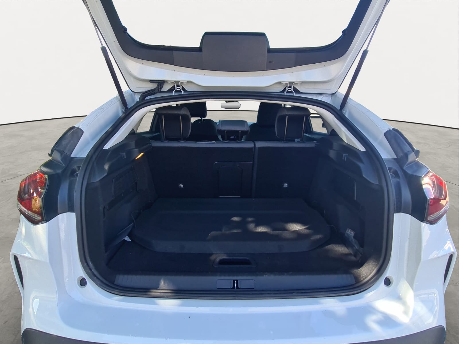 CITROEN C4 1.2 Pure Tech Max EAT8-image-8