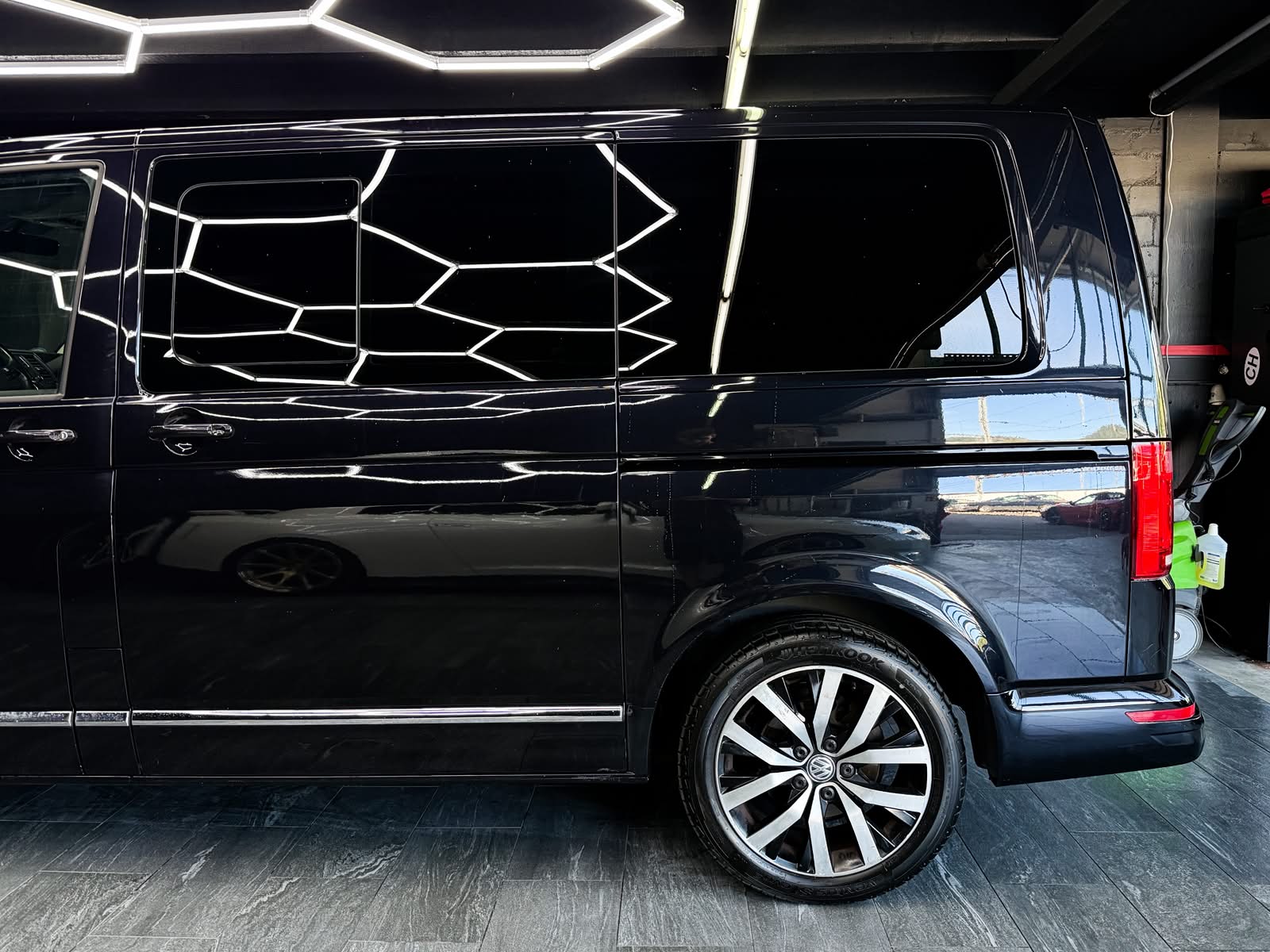 VW T6 Multivan 2.0 Bi-TDI Highline 4Motion DSG-image-5