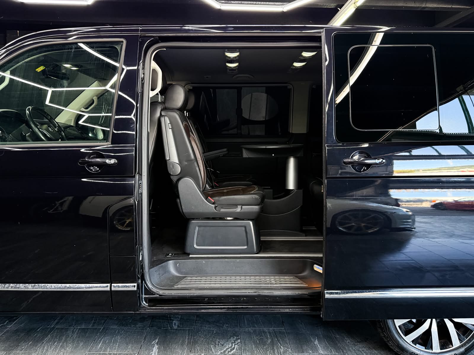VW T6 Multivan 2.0 Bi-TDI Highline 4Motion DSG-image-8